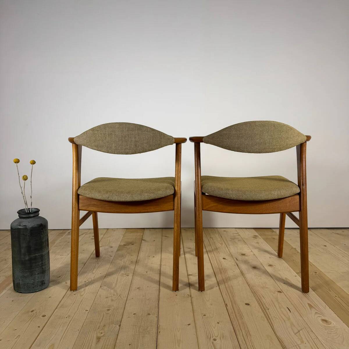 Set of 8 Erik Kirkegaard chairs for Høng Stolefabrik – vintage Scandinavian design