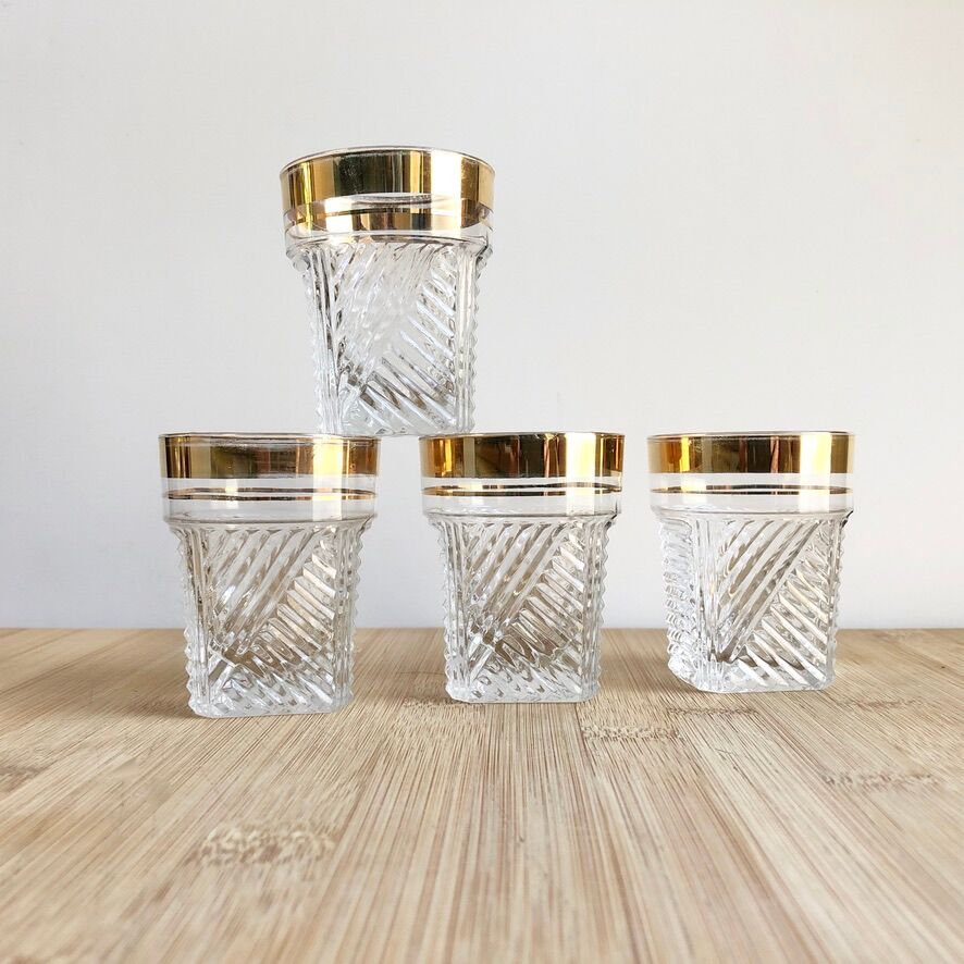 4 small retro glasses