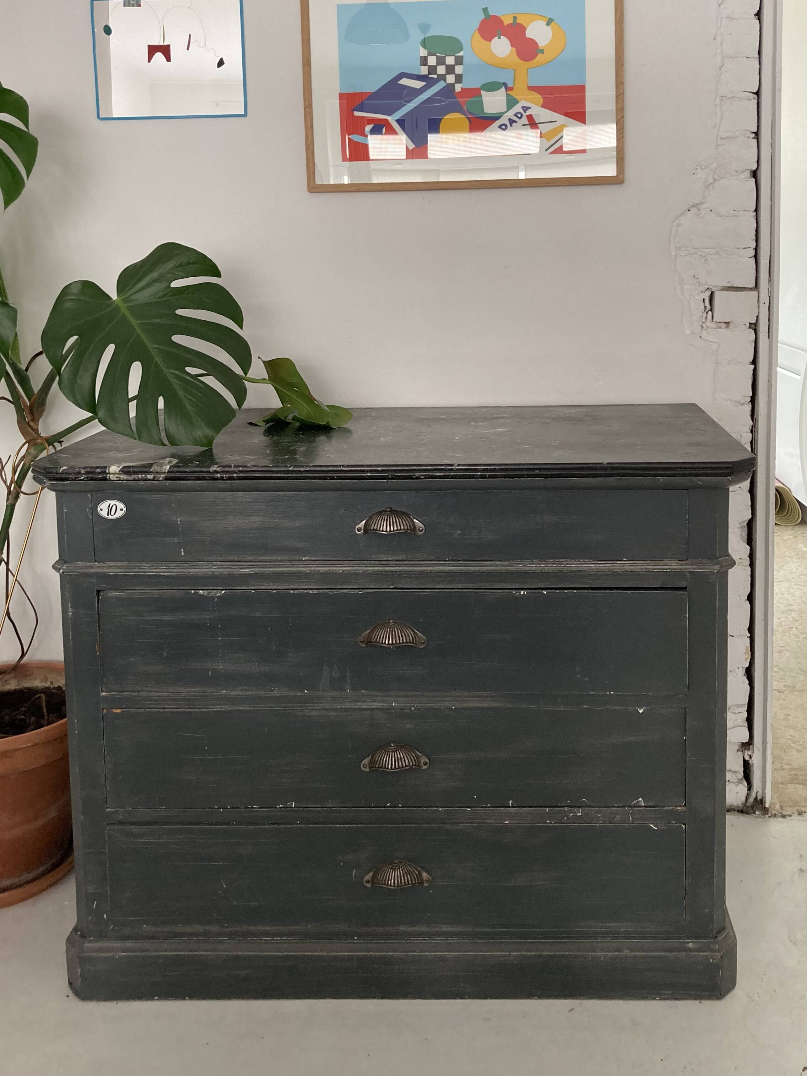 Commode vintage