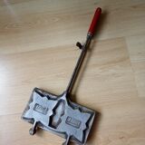 Waffle iron, croque machine sir, metal