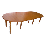 Extendable dining table