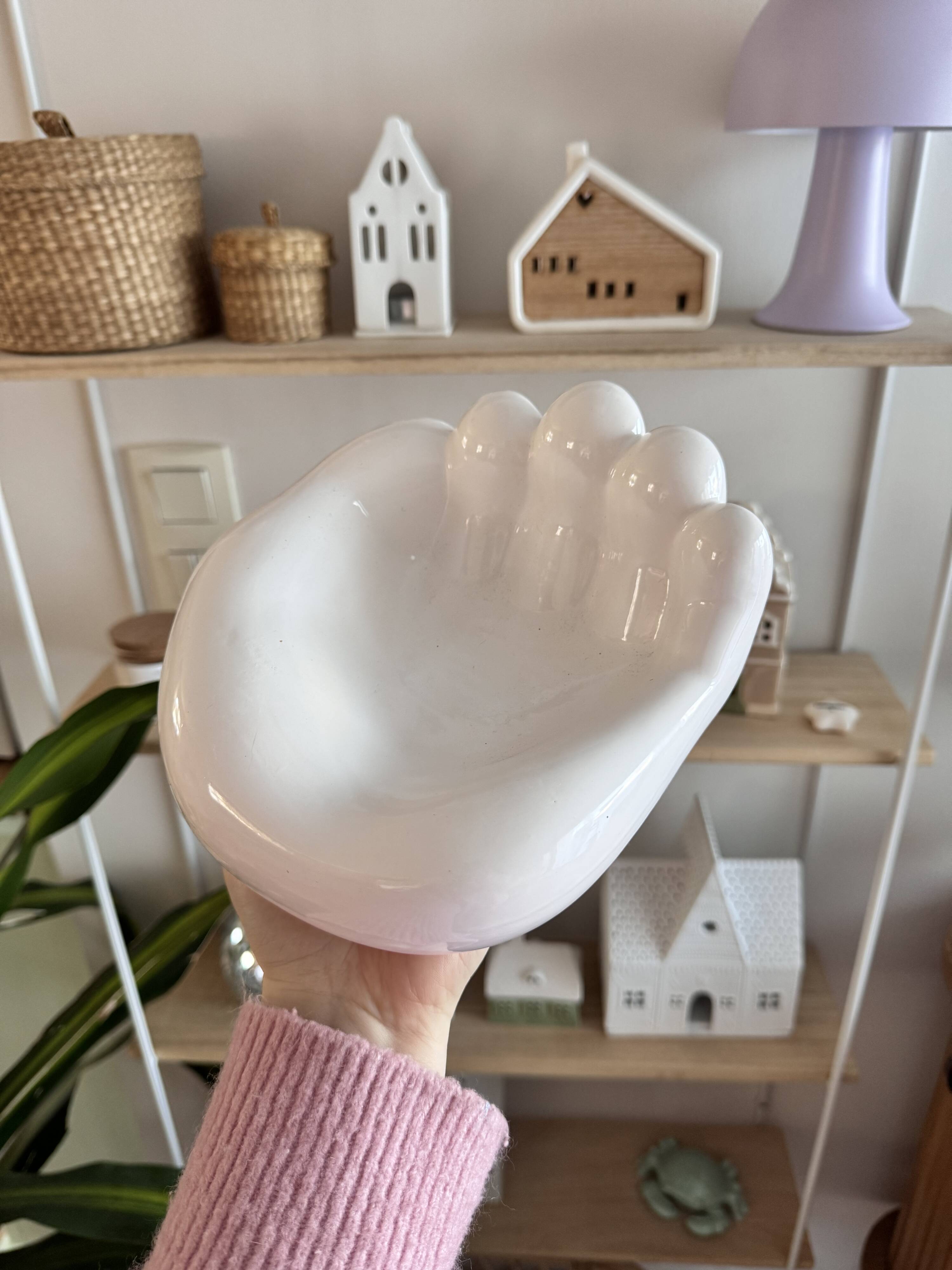 Catch-all, dish, hand ashtray in ceramic