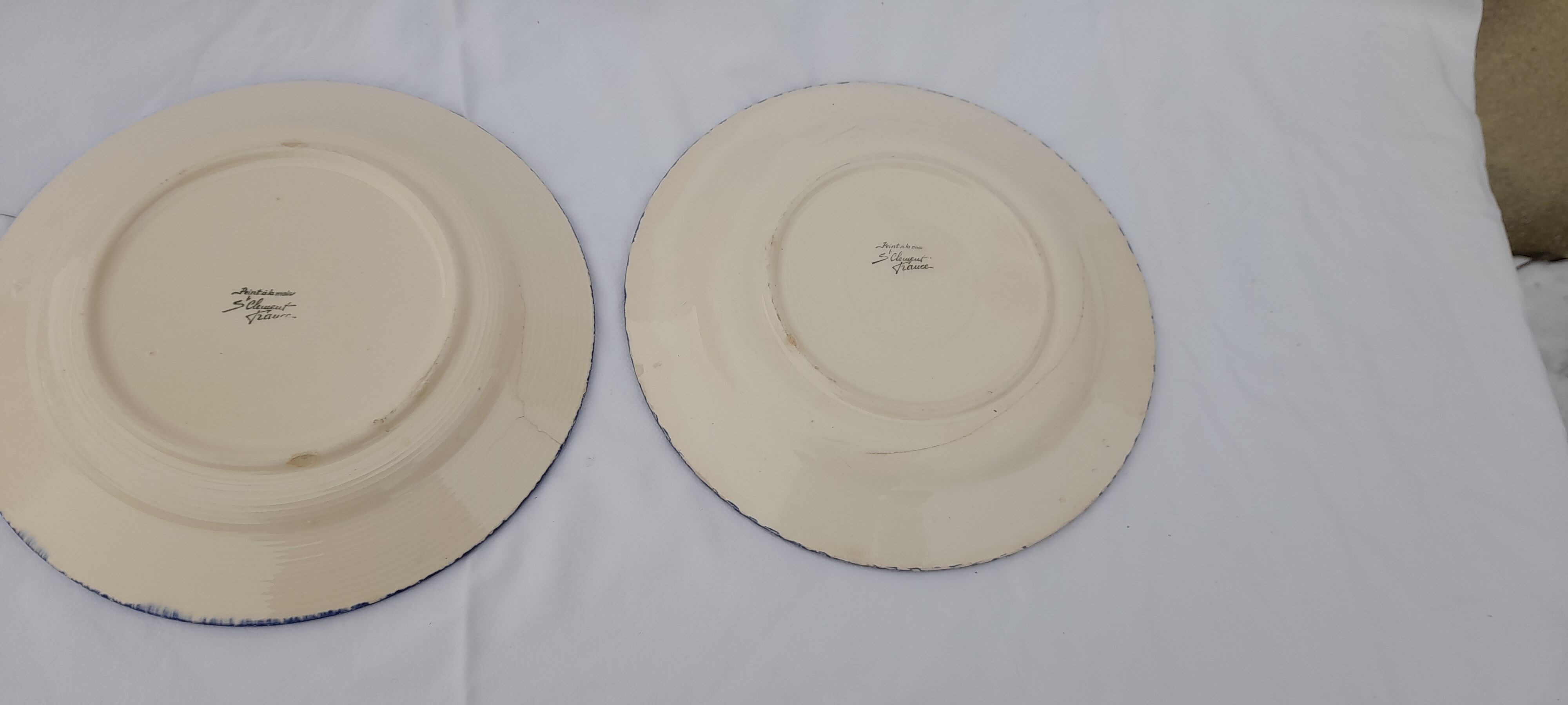 2 earthenware plates of Saint Clement hand painted diam 23 cm