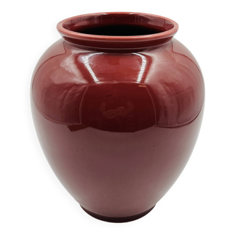 Vintage vase in glazed burgundy ceramic