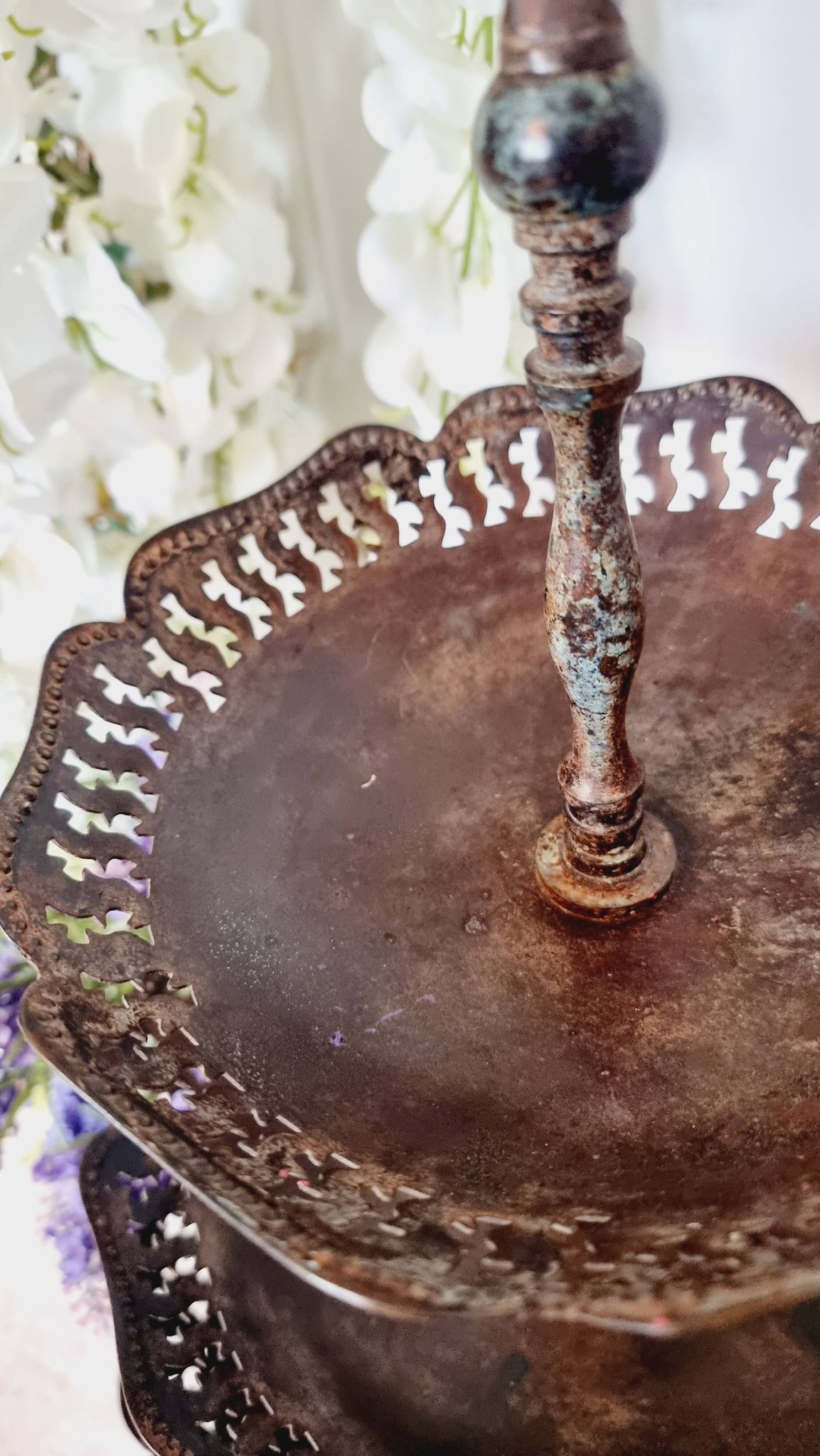 Large three-tiered fruit bowl in iron and brass, French style, rust.