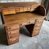 U.s. desk in oak