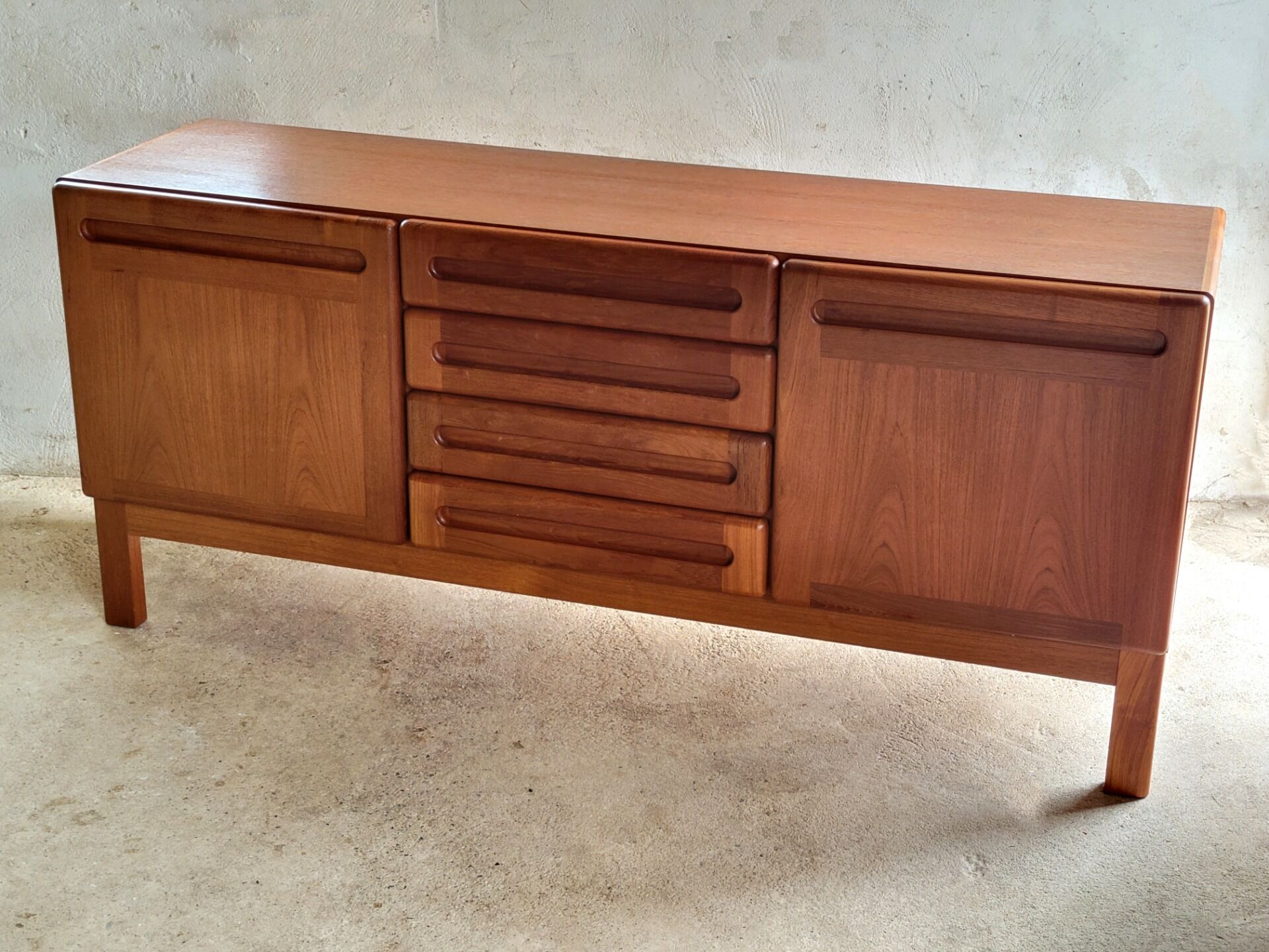 Buffet Dyrlund en teck, Danemark 1970