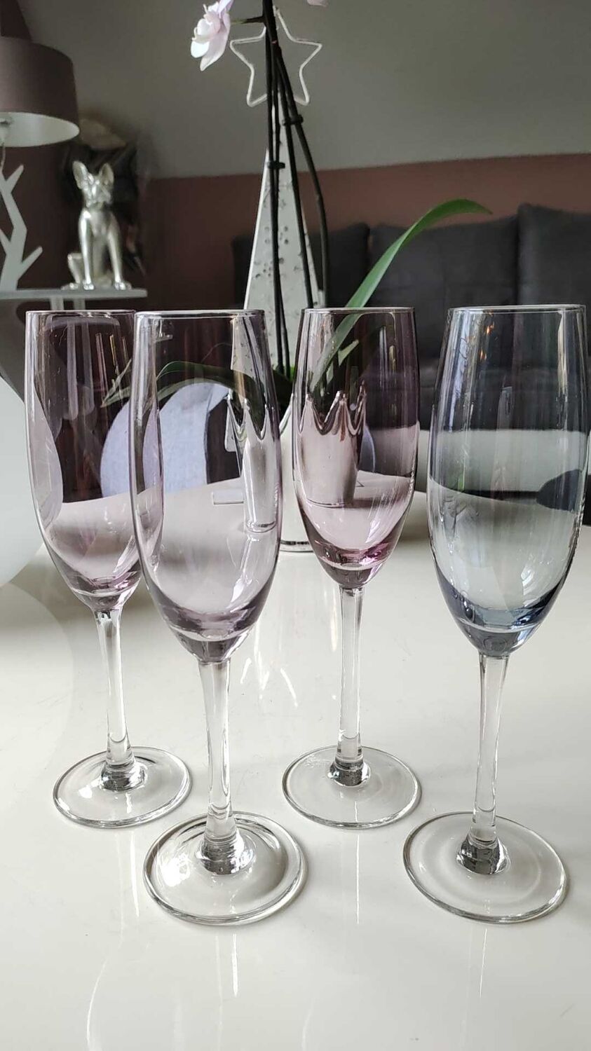 Lot 4 multicolored champagne flutes