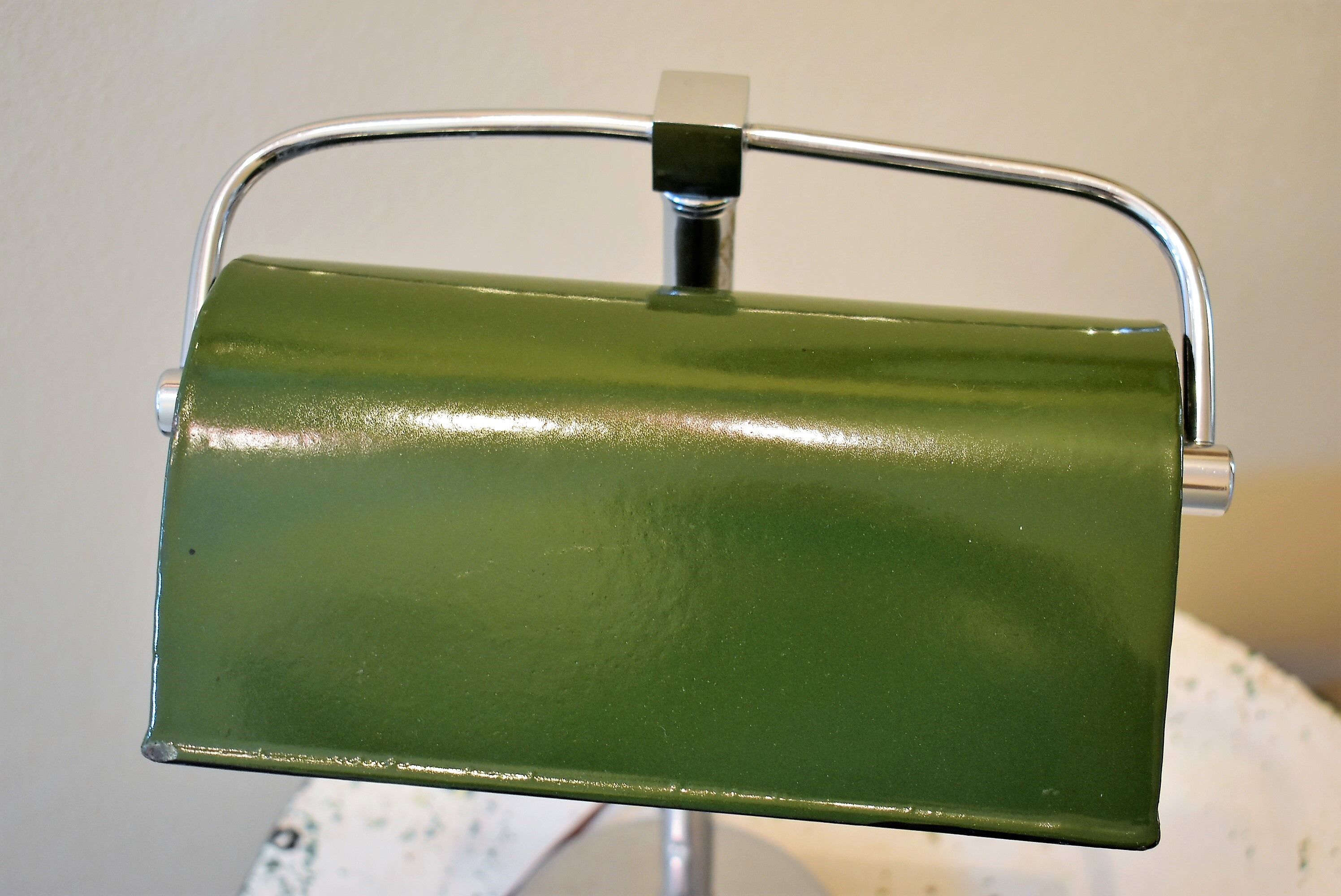 Notary lamp with green enamelled reflector