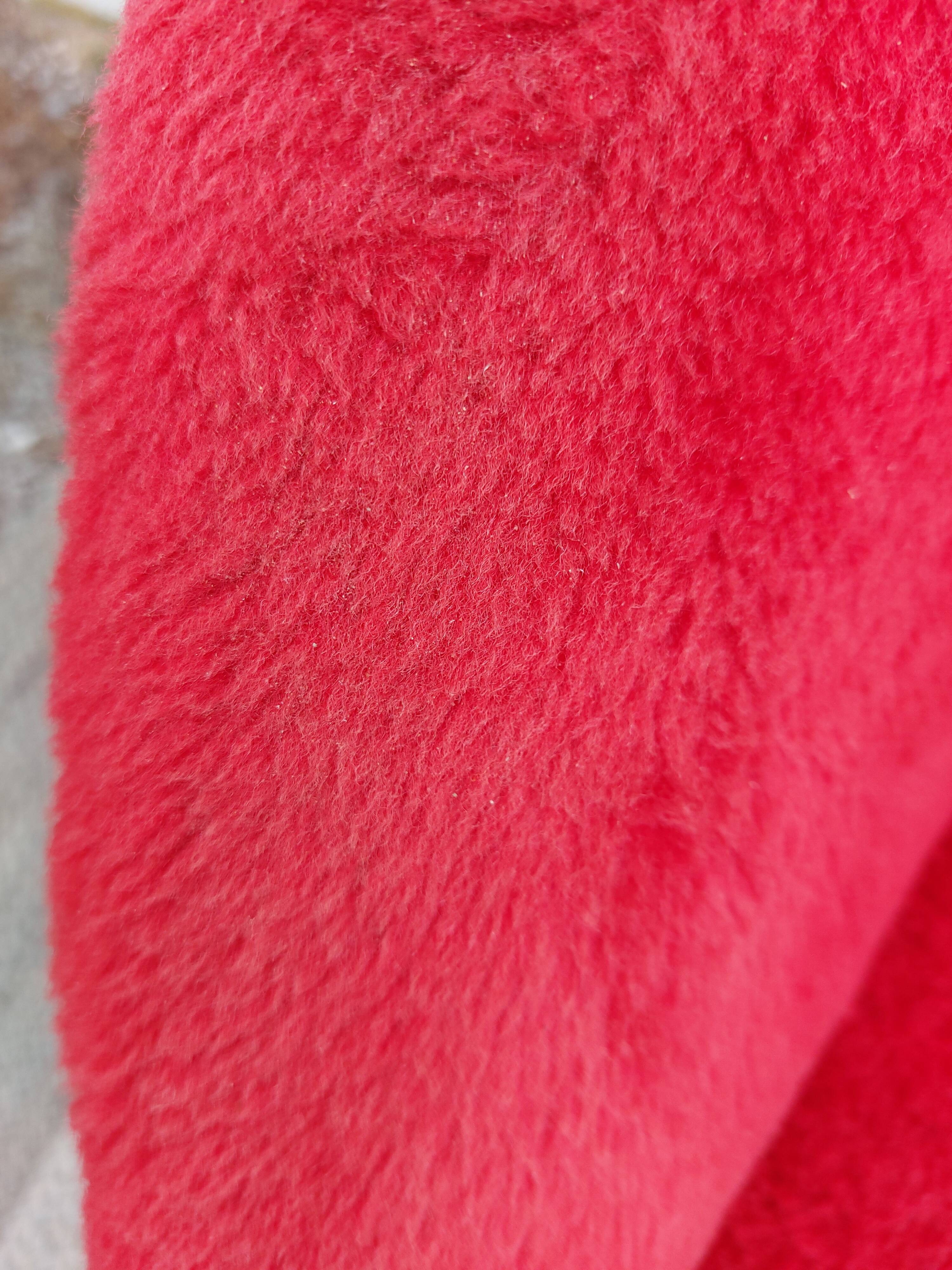 pair of vintage armchairs (red fur)