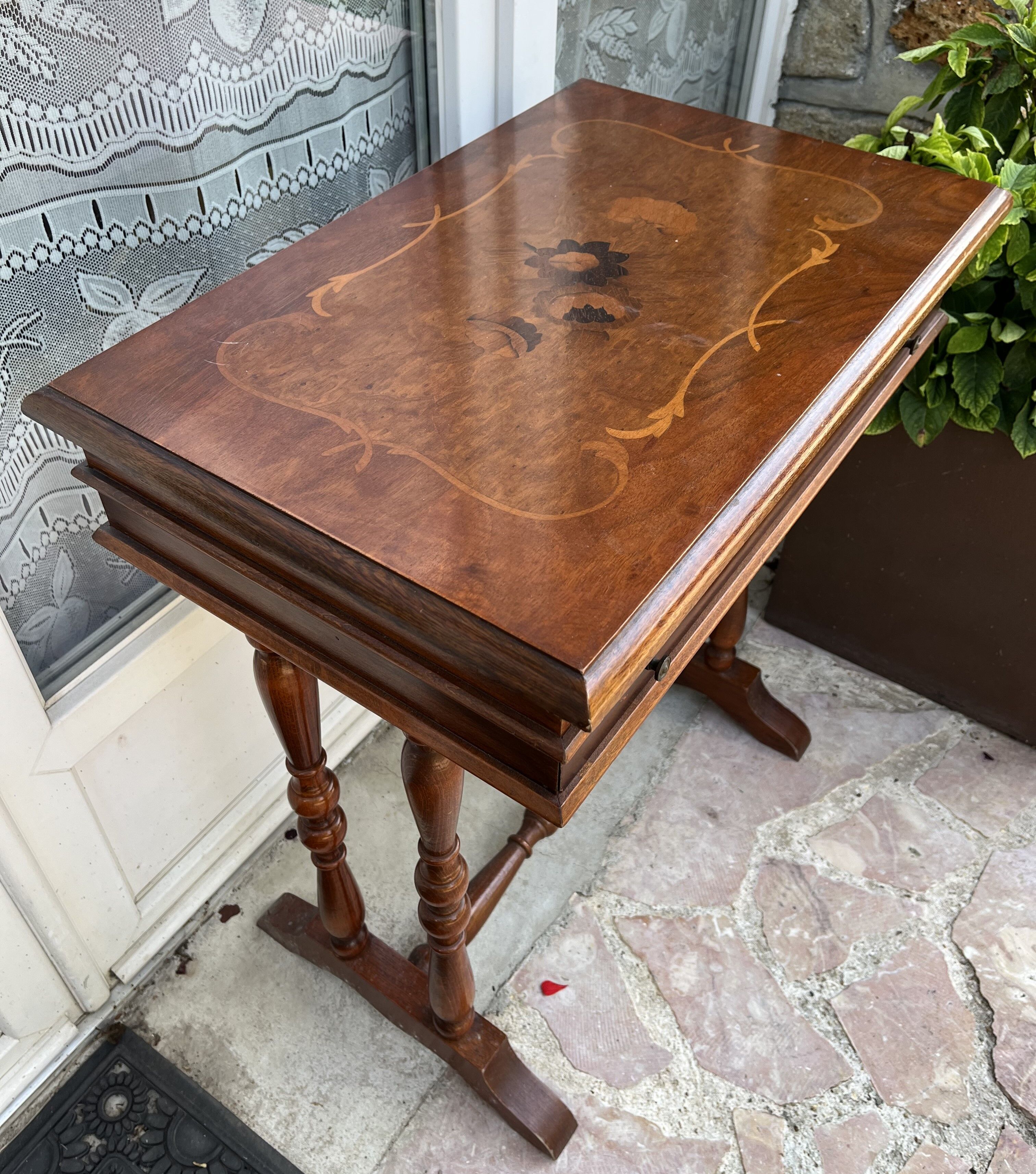 Antique dressing table in inlaid wood