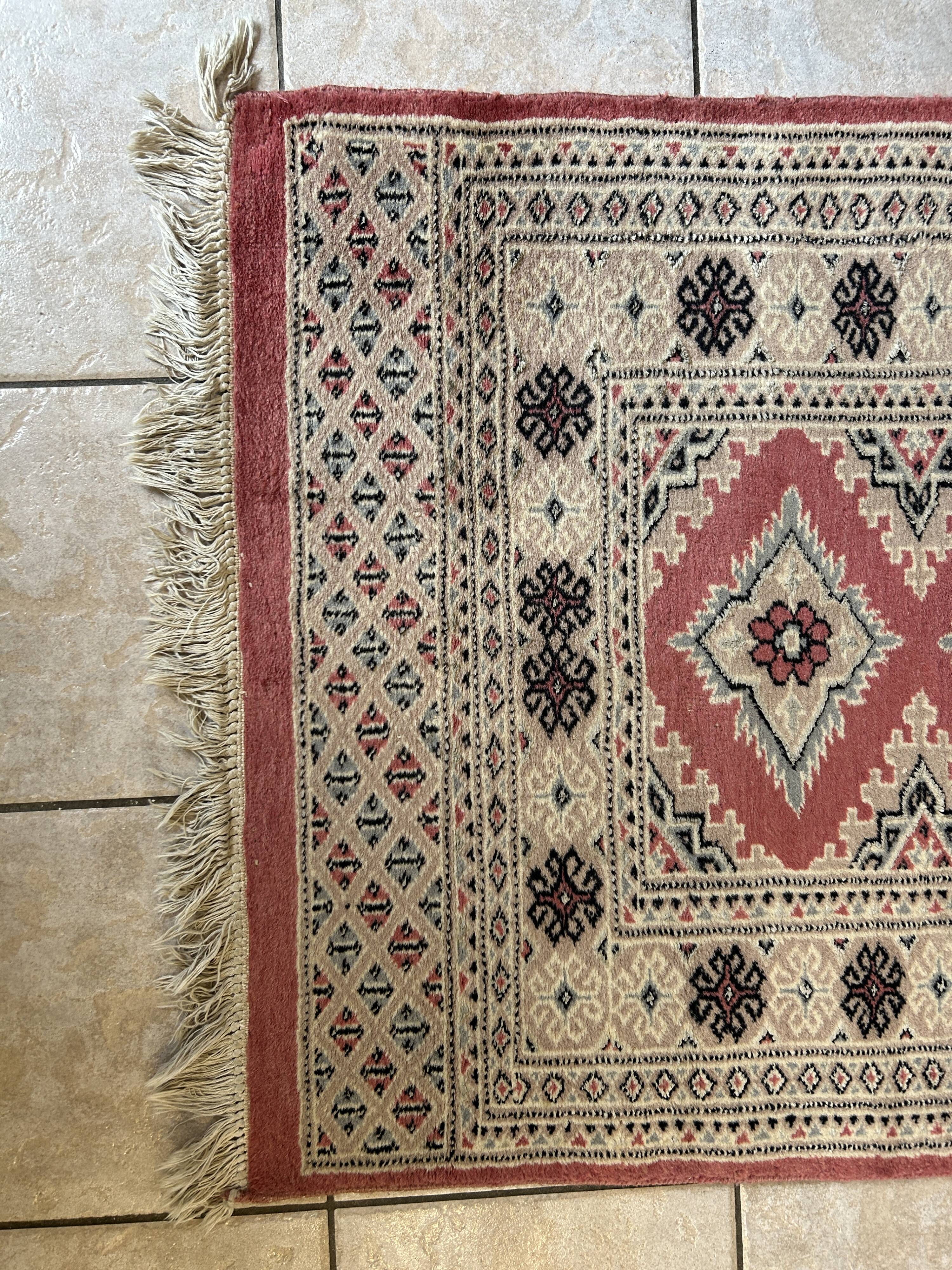 Grand tapis du Pakistan (255 cm)