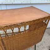 Vintage 1950s bar counter with two rattan and metal stools