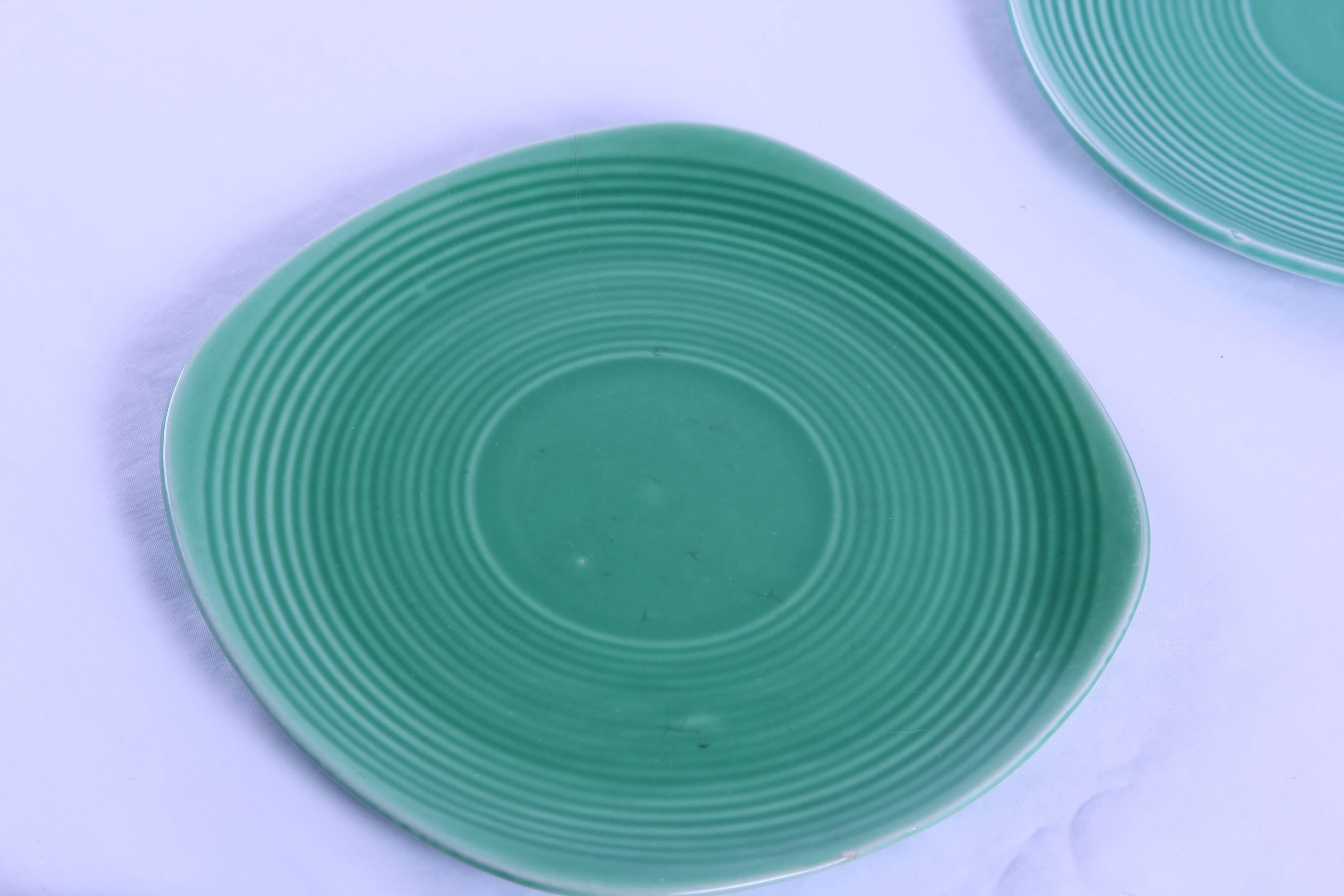 Set of 6 small vintage green plates from Sarreguemines.