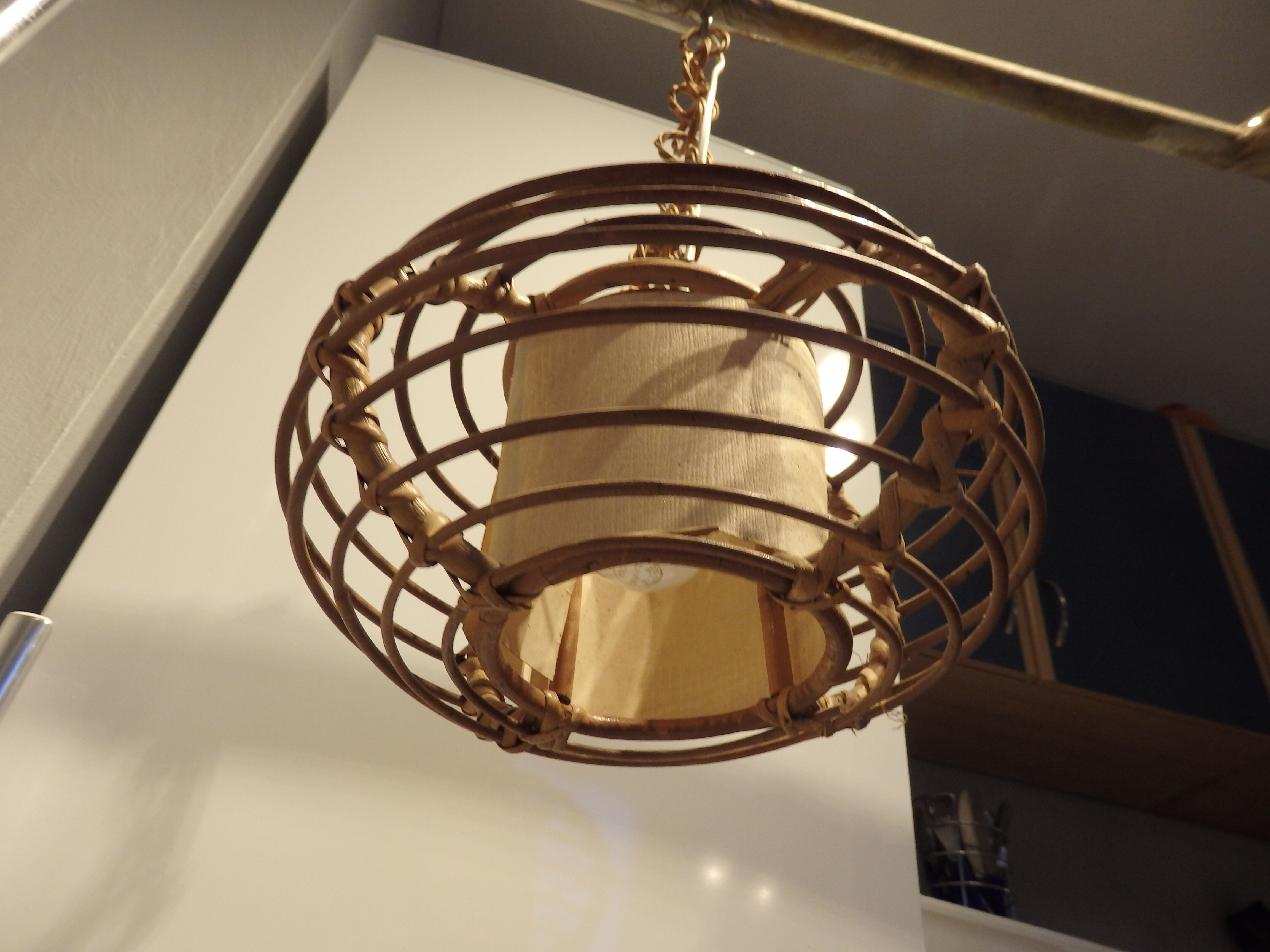 Rattan hanging lamp