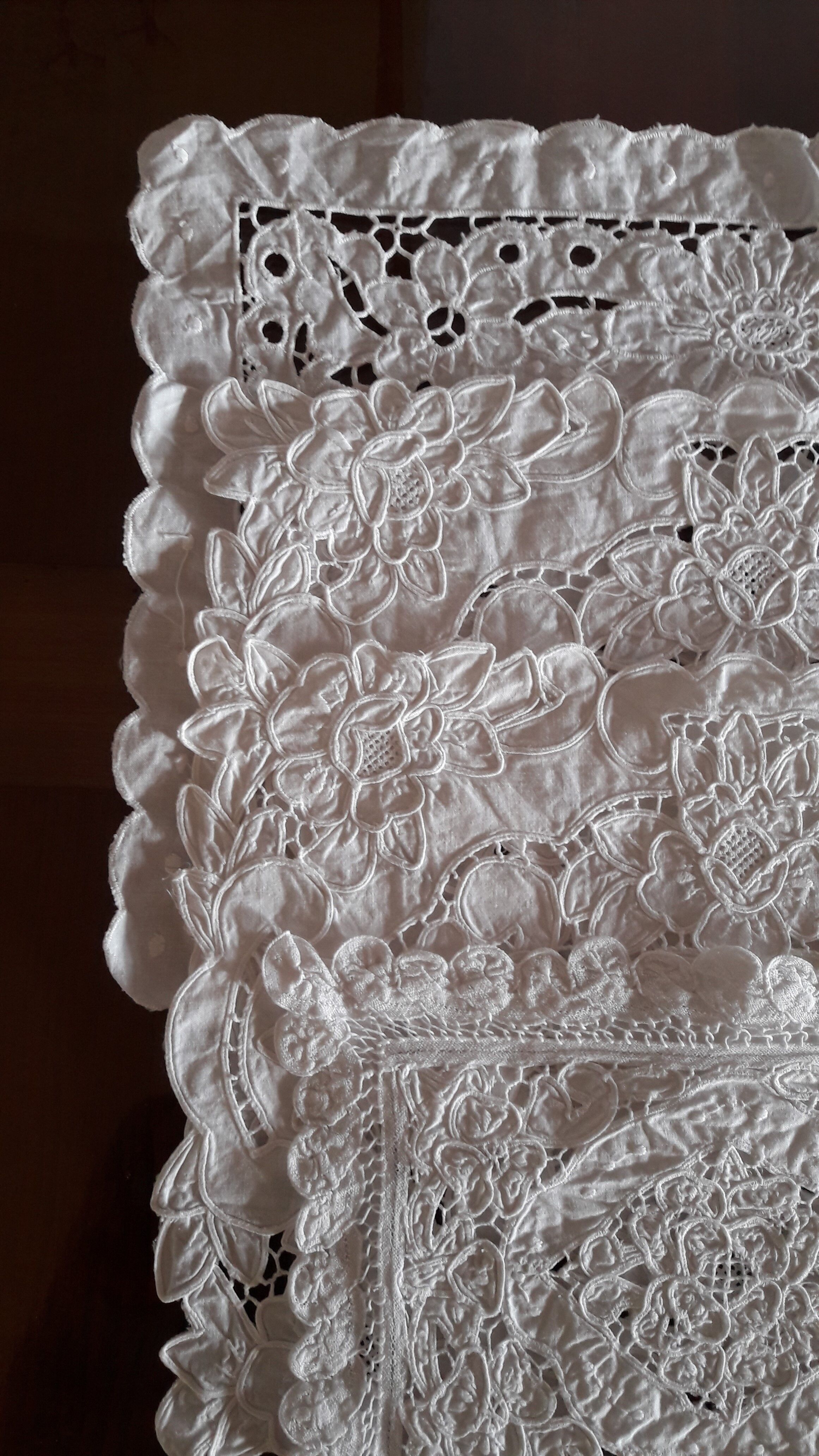 Lot of 4 old napperons embroidered Richelieu dot