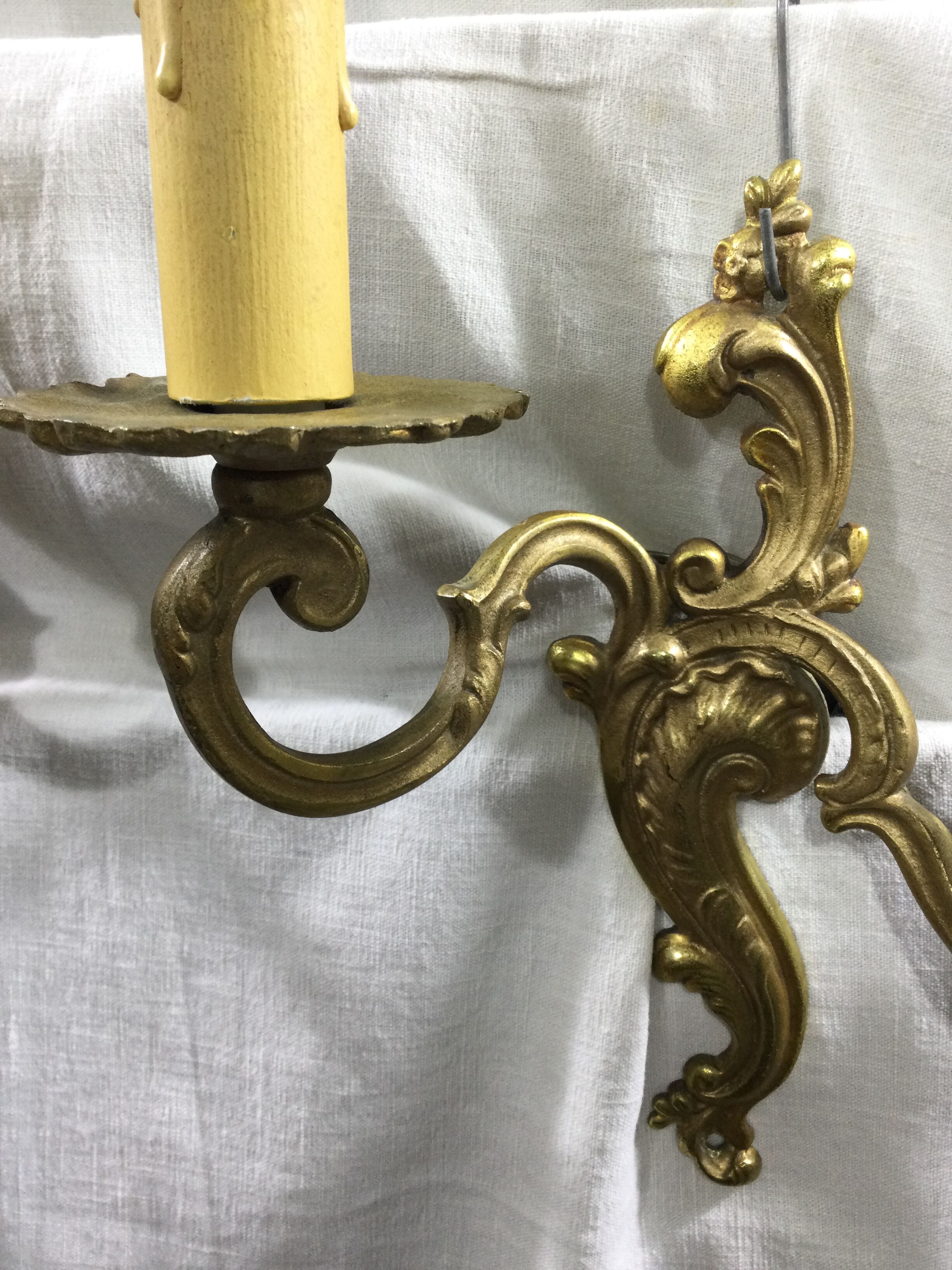 Paire d'appliques en bronze style Louis XV