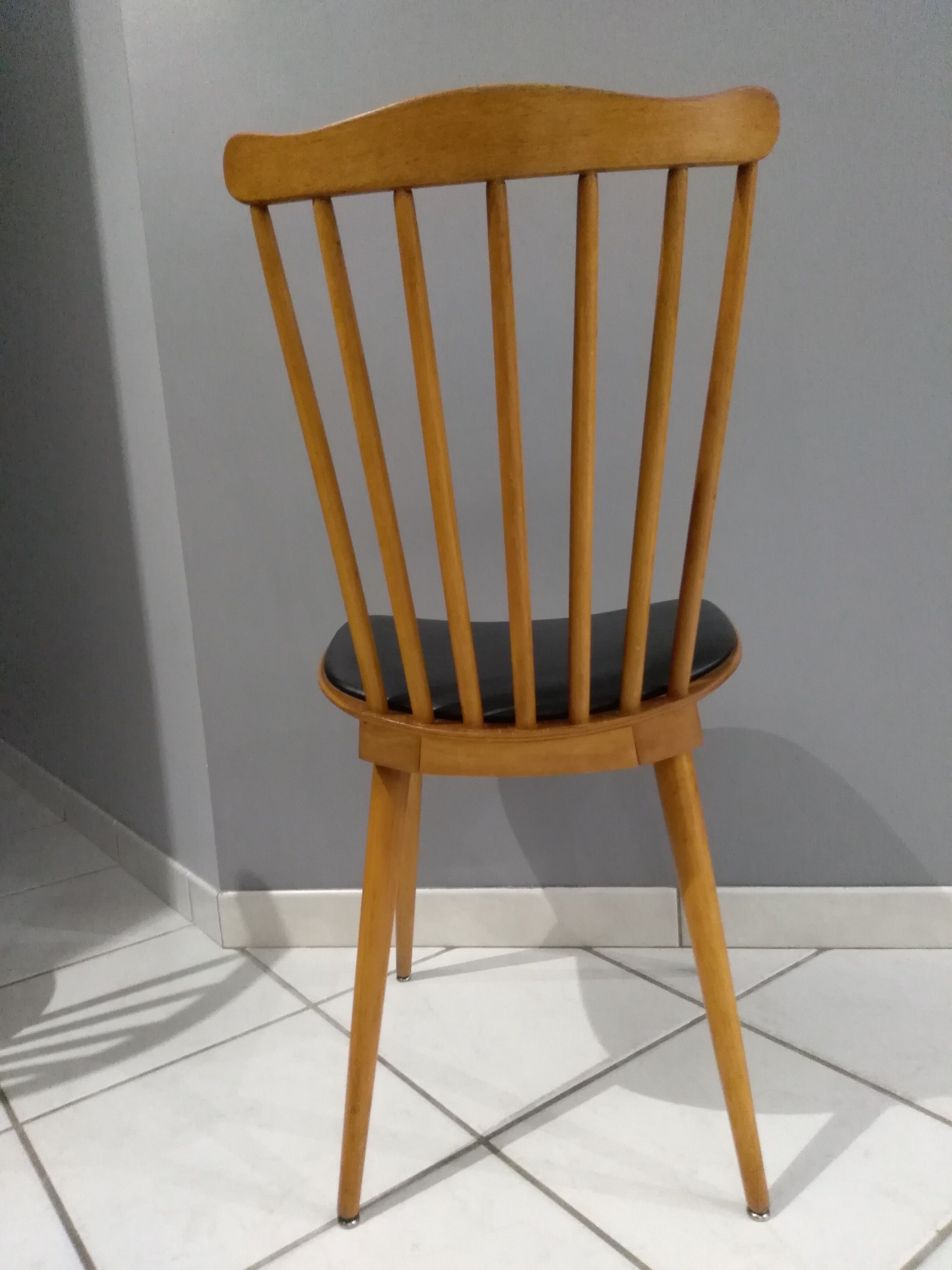 Suite de 6 chaises bistrot Baumann vintage "Menuet"