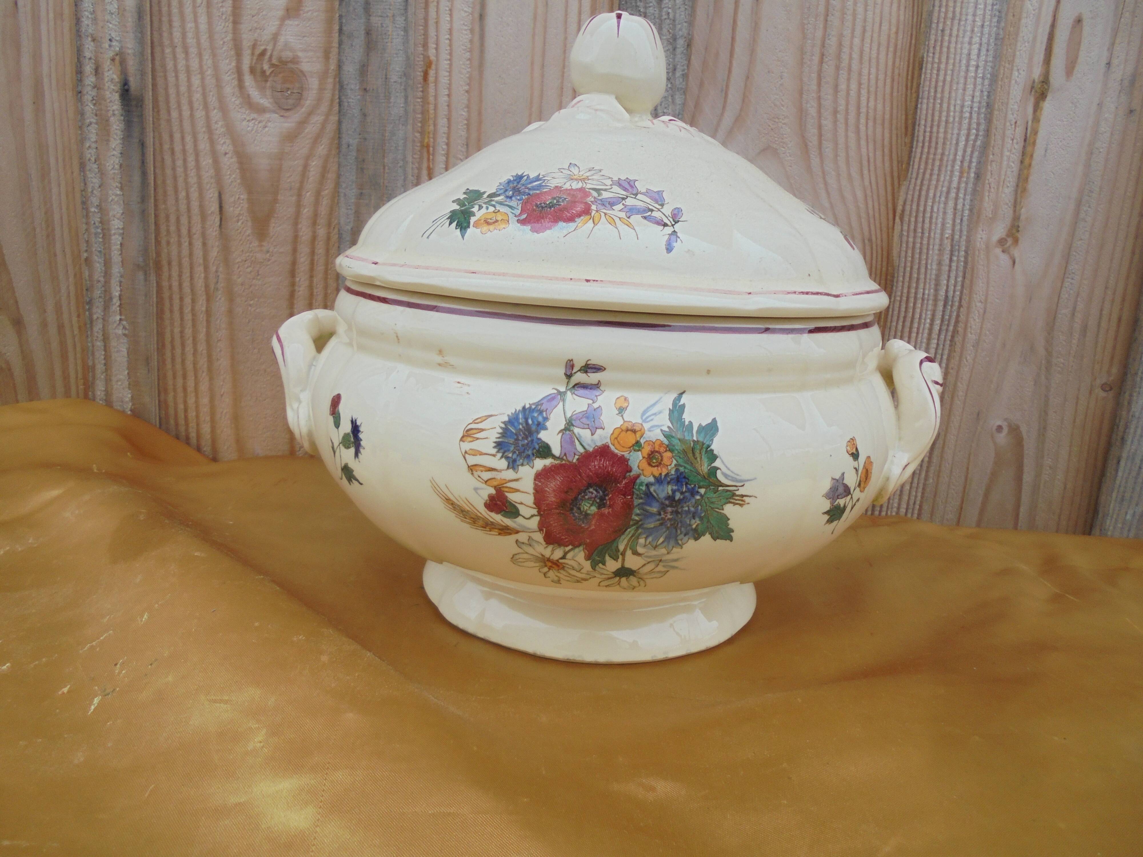 Sarreguemines AGRESTE soup tureen with flower decoration