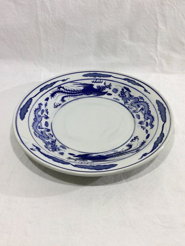 Grand plat en porcelaine de Chine