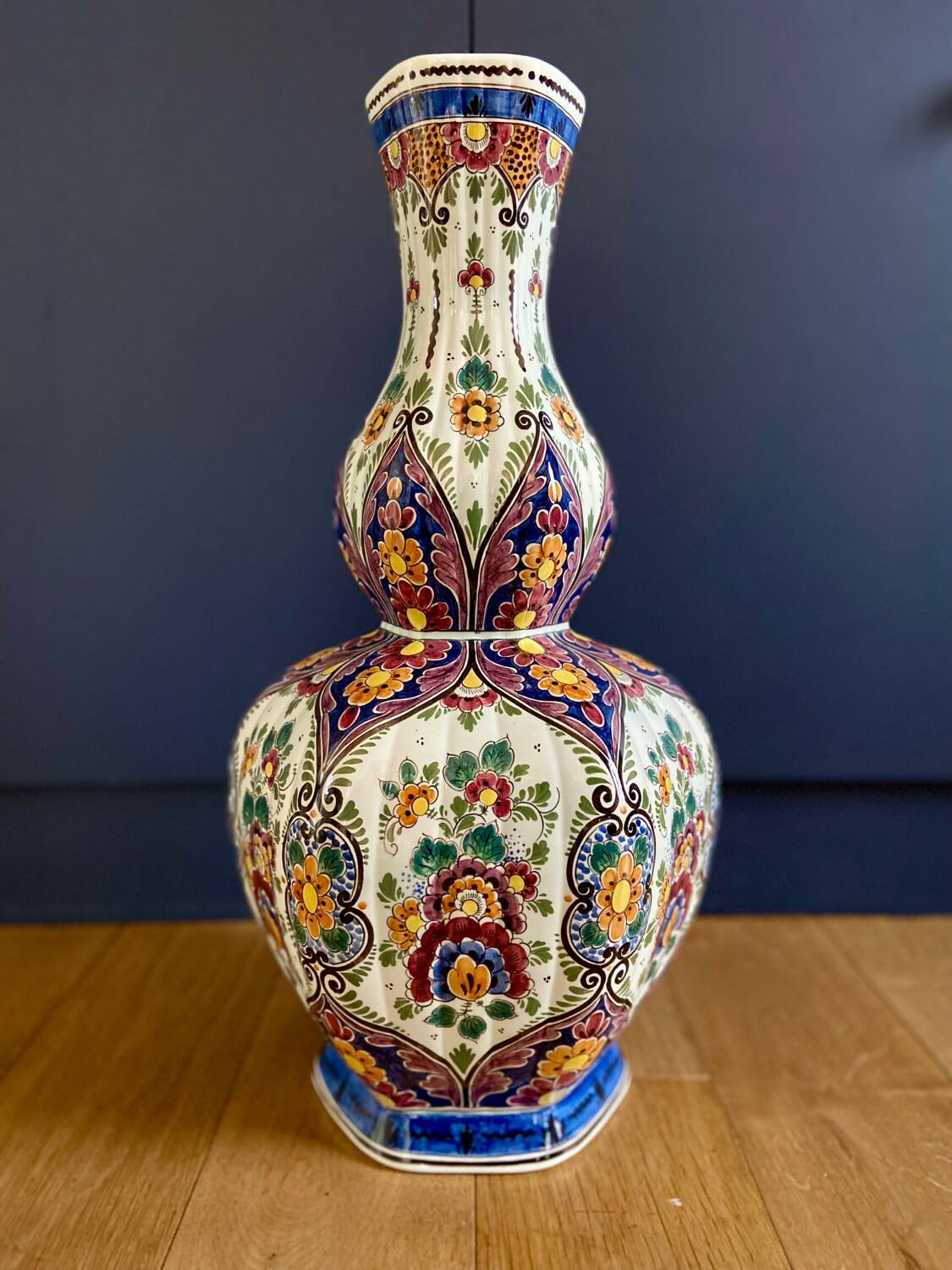 Very large porcelain vase no. 715 Velsen Sassenheim - circa 1950.