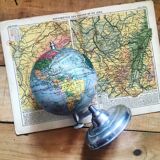 Former globe of the 40s/50s in boiled cardboard of the brand Taride