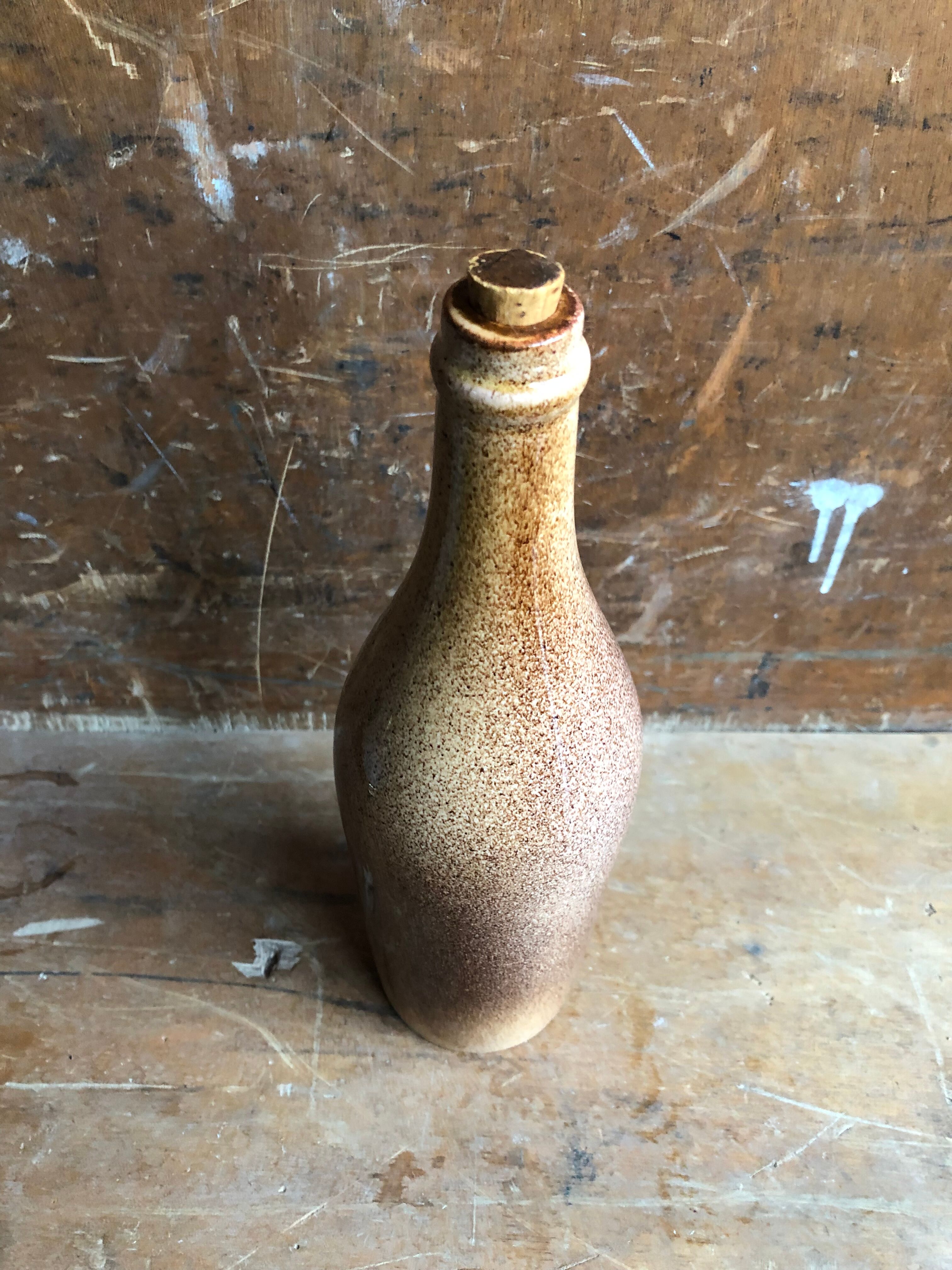 Old Bottle Brown Beige Sandstone + Vintage Cap