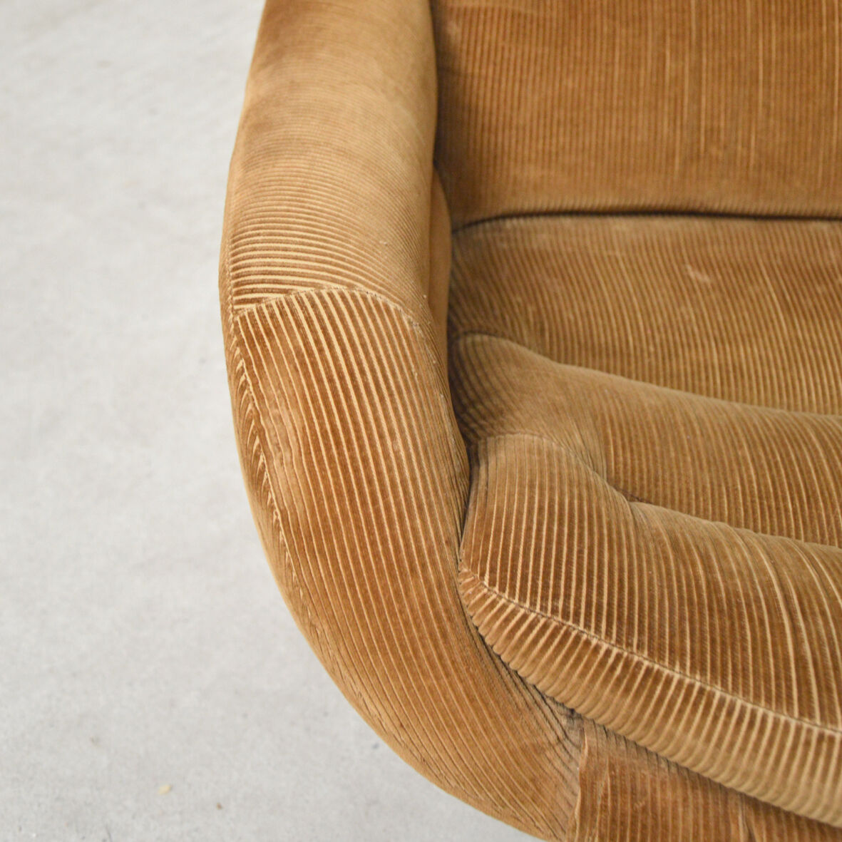 Velvet swivel armchair, 1970