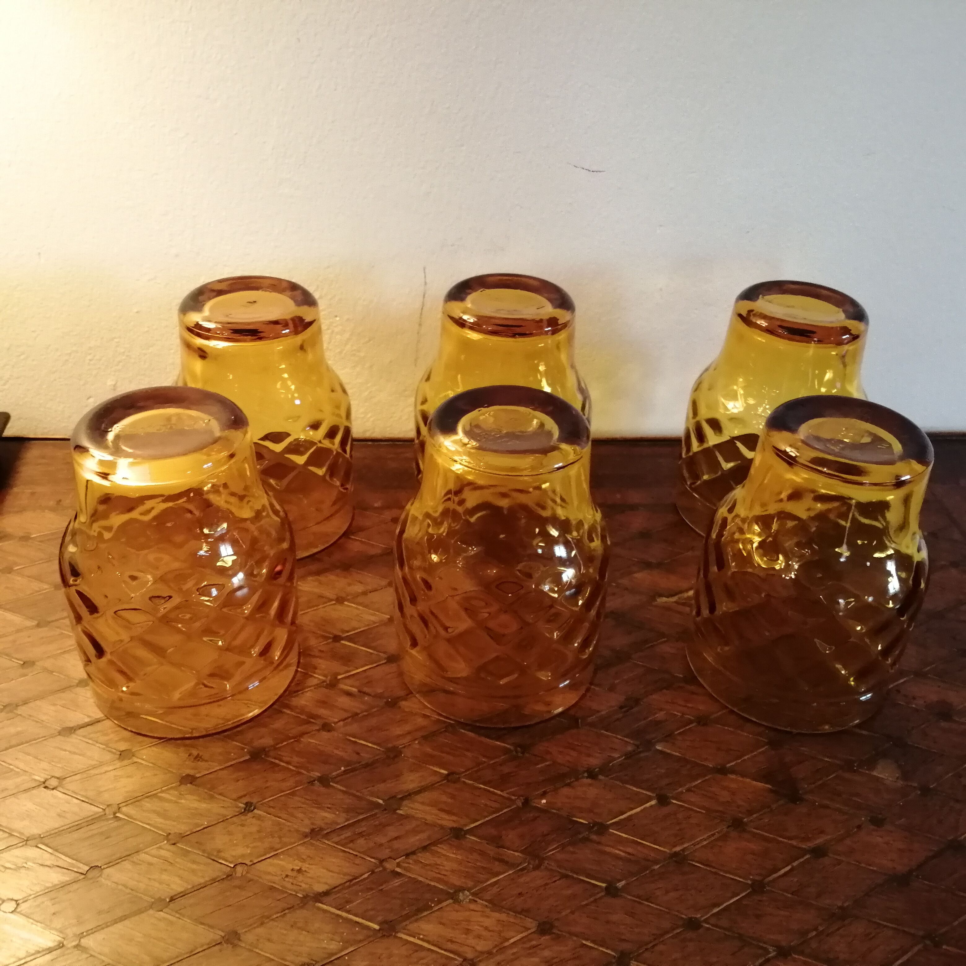 Lot 6 vintage glasses Pernod SA Amber
