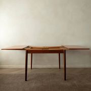 Table à manger extensible en teck moderne danois modèle 24 par Ansager Møbler années 1960.