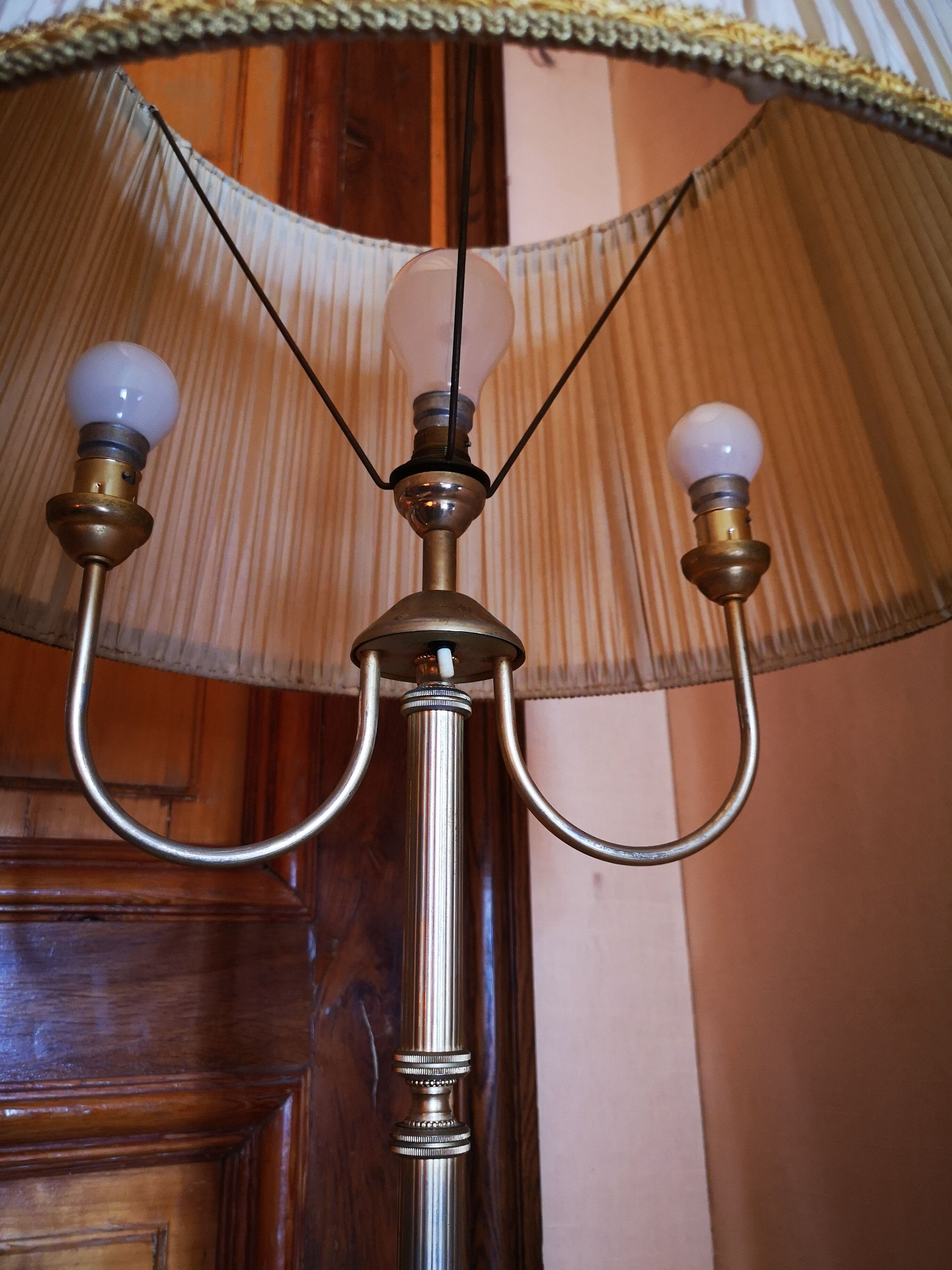 Brass lamppost with pleated lampshades