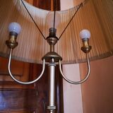 Lampadaire en laiton à abat-jour plissé