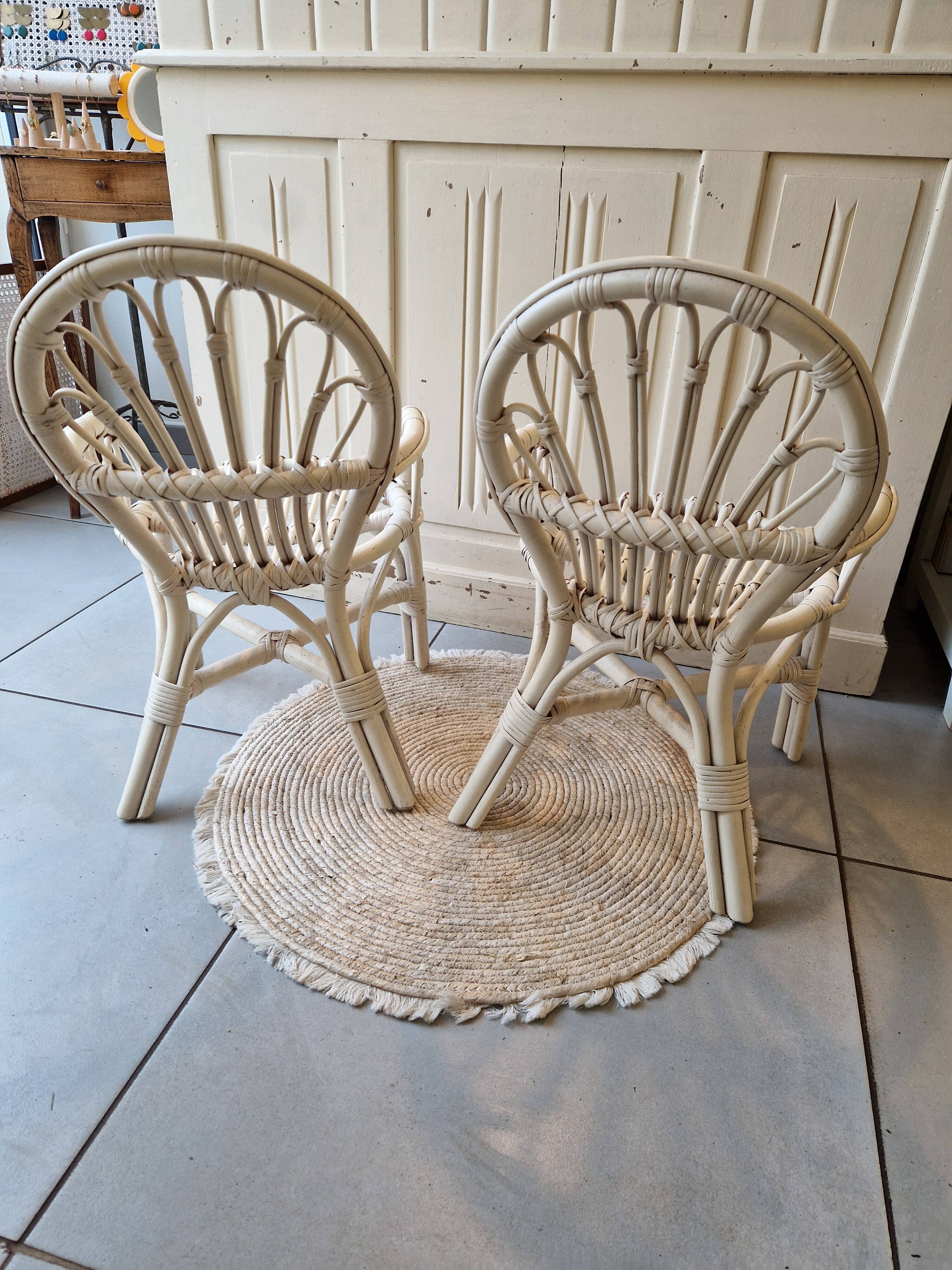 Set of 2 rattan children's chairs