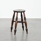 Tabouret Windsor anglais ancien du XVIIIe siècle avec une superbe patine.
