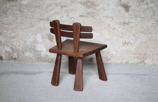 Chaise bois brutaliste, petite chaise enfant ou décorative, porte-plante