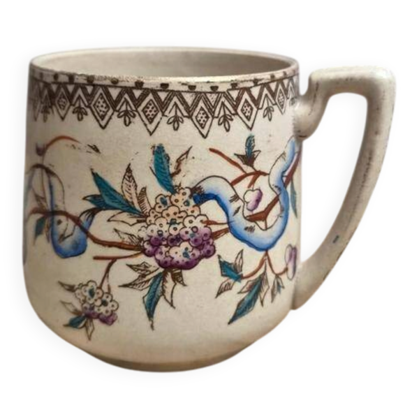 Tasse ancienne en terre de fer – décor japonisant – fin Xixe