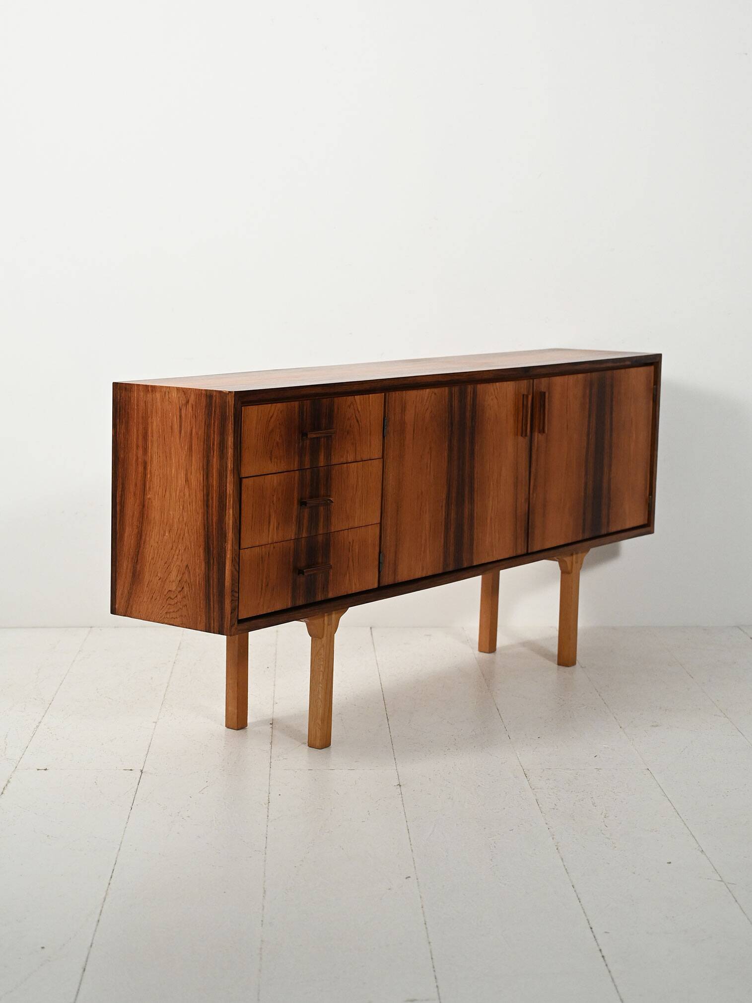 Buffet scandinave en palissandre