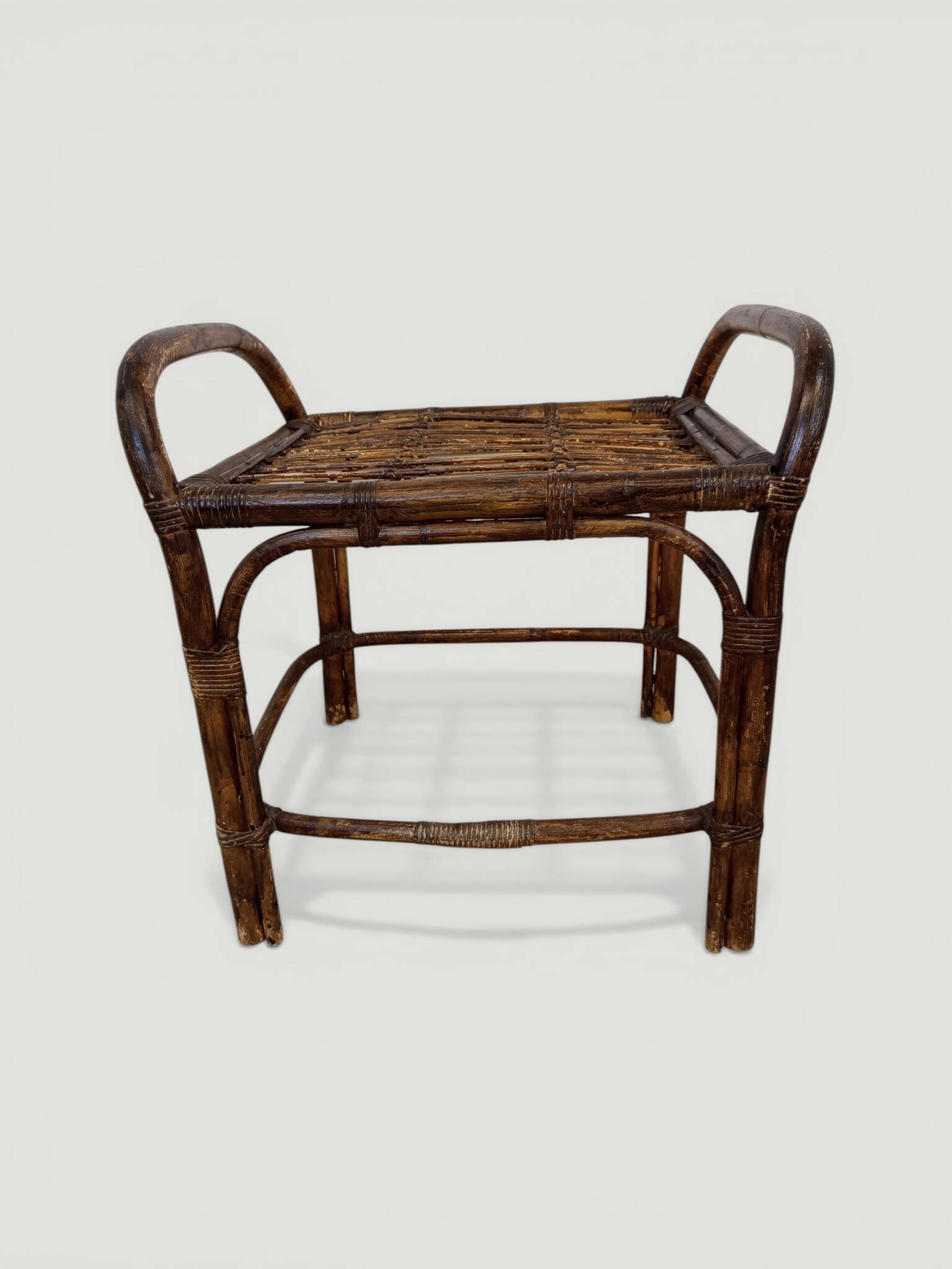 Meuble d’appoint en rotin