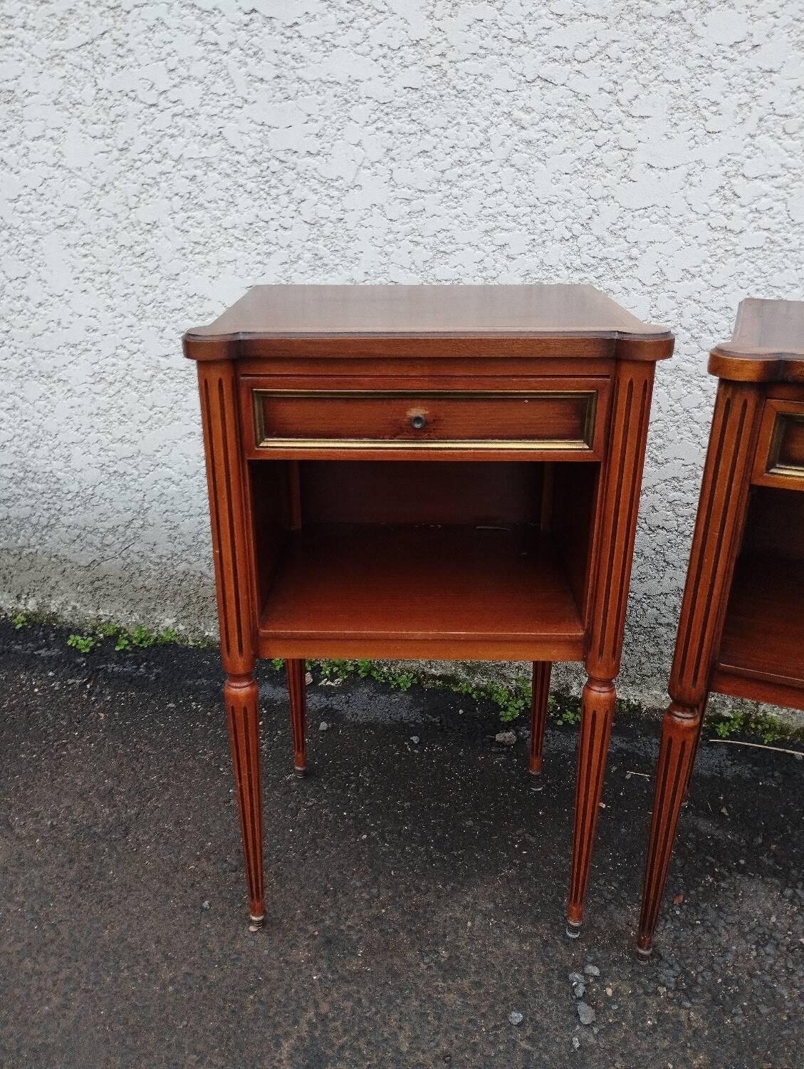 Pair of bedside drawer fluted feet