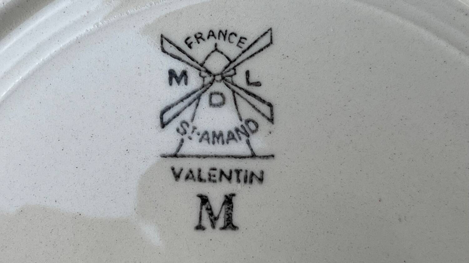 Set of 4 St Amand flat plates