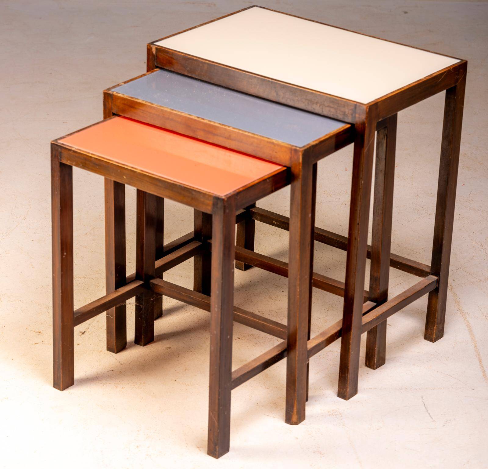 Tables gigognes Art Déco, ensemble de 3, milieu du 20e siècle, Tchécoslovaquie, 70 × 60,5 × 40 cm