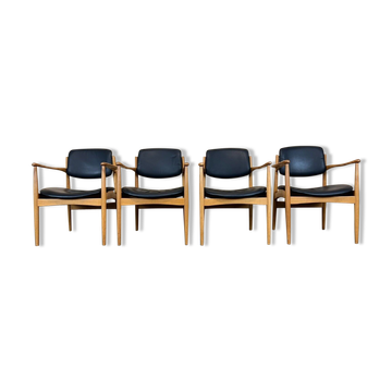 4 Danish design dining chairs from the 60s and 70s, oak, Denmark.