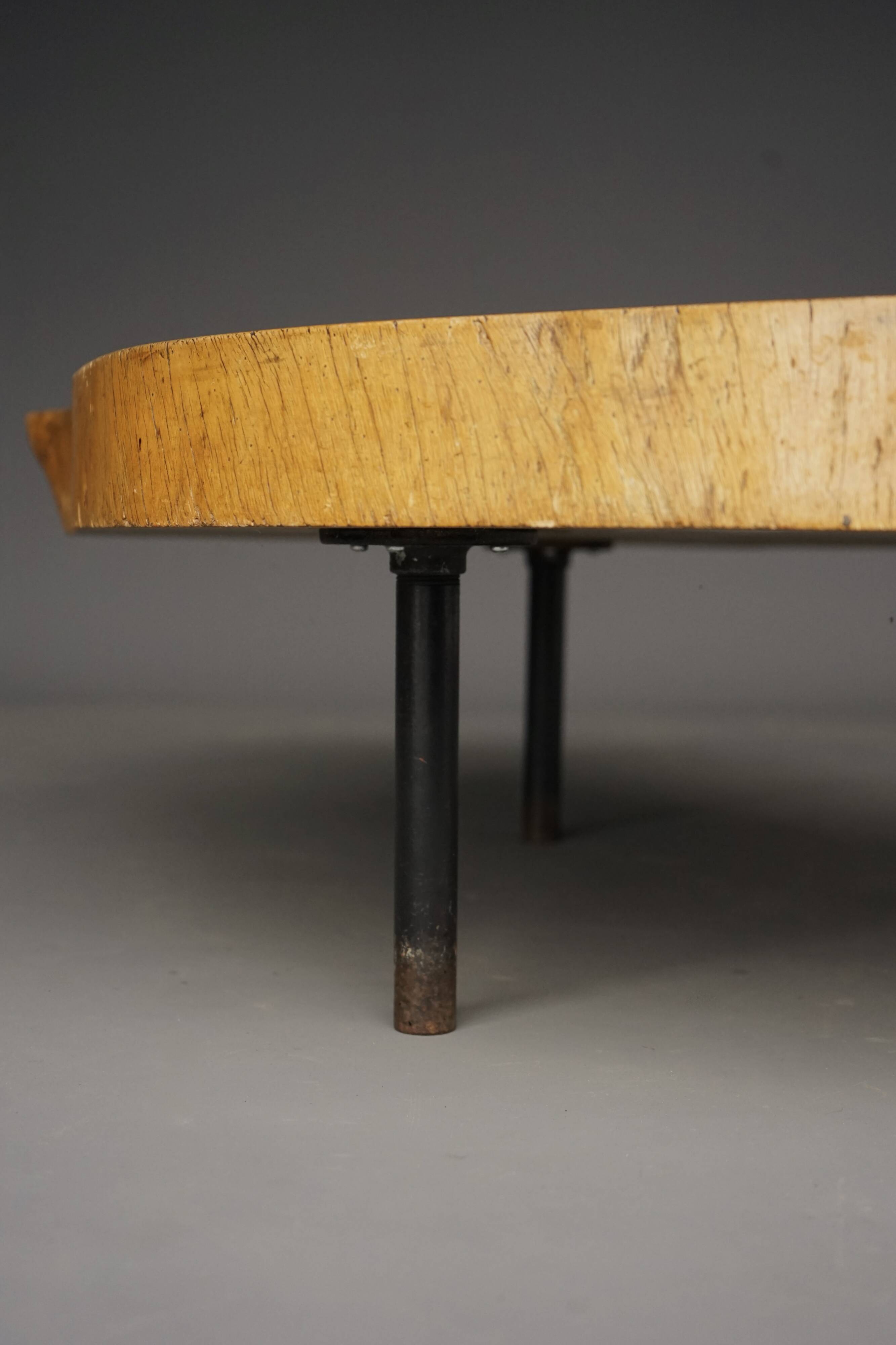 Table basse brutaliste en bois de tronc d'arbre, années 1960