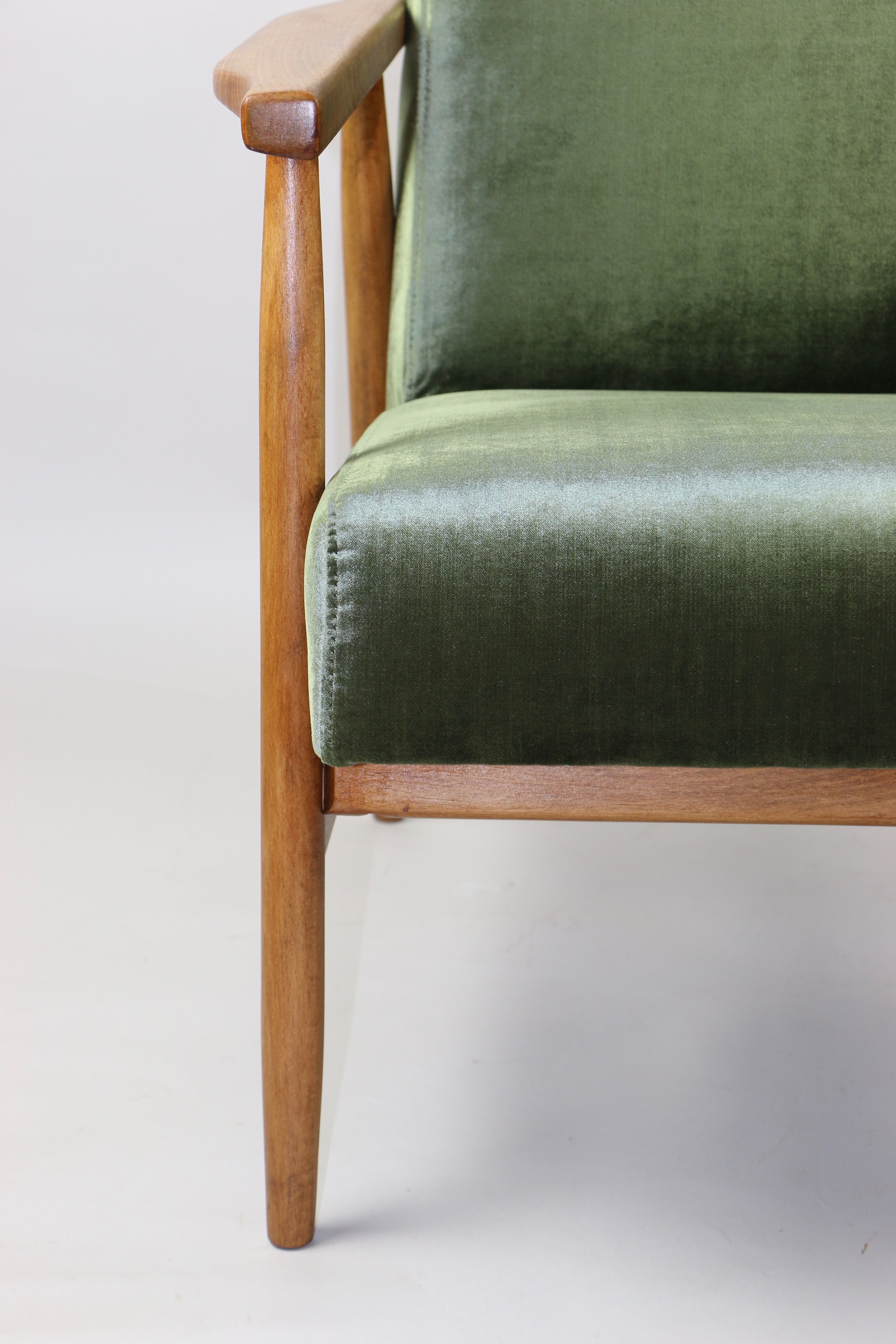 Vintage green velvet armchair, 1970