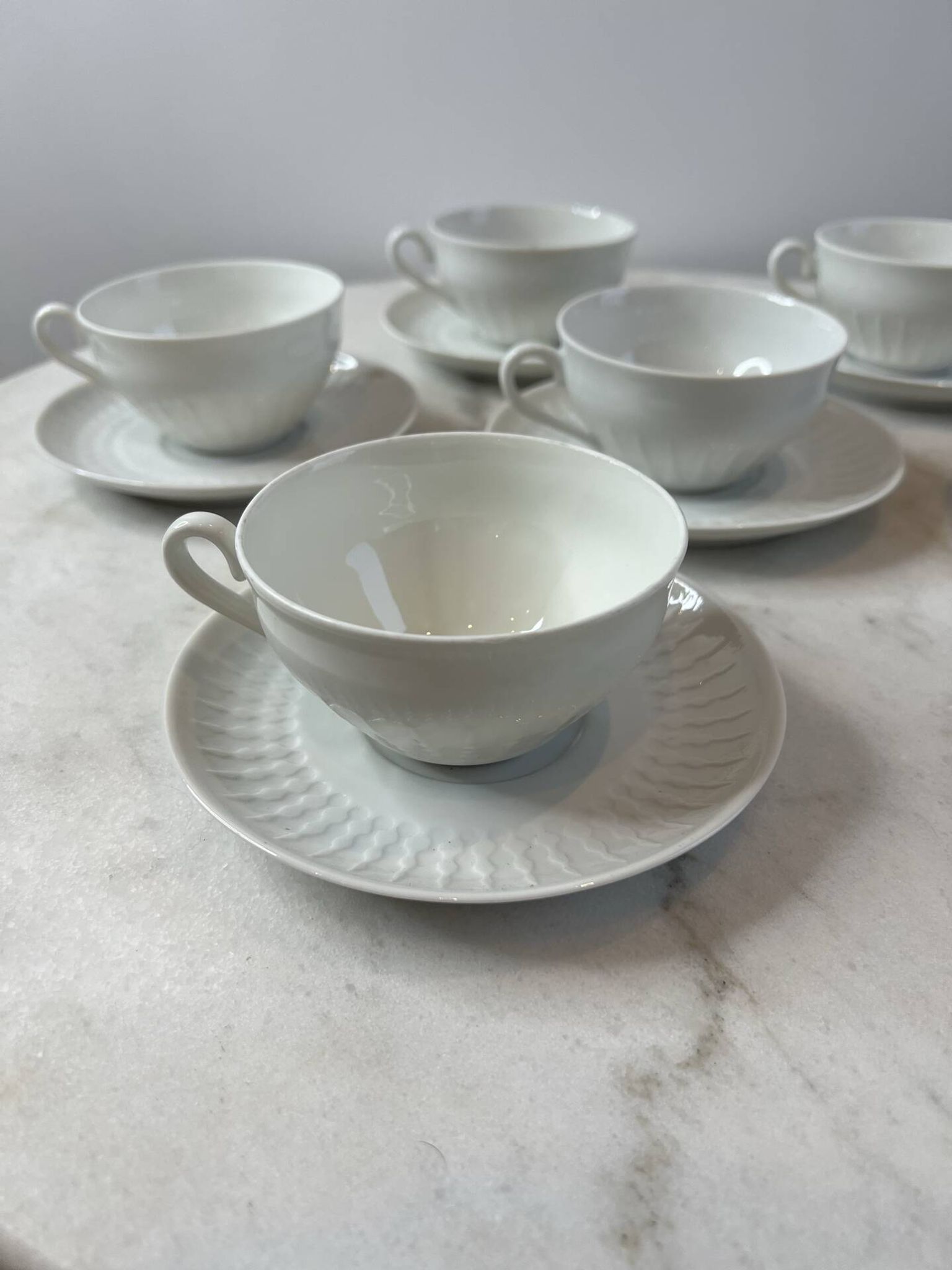 Set of 6 porcelain cups and saucers F. Chauvigny