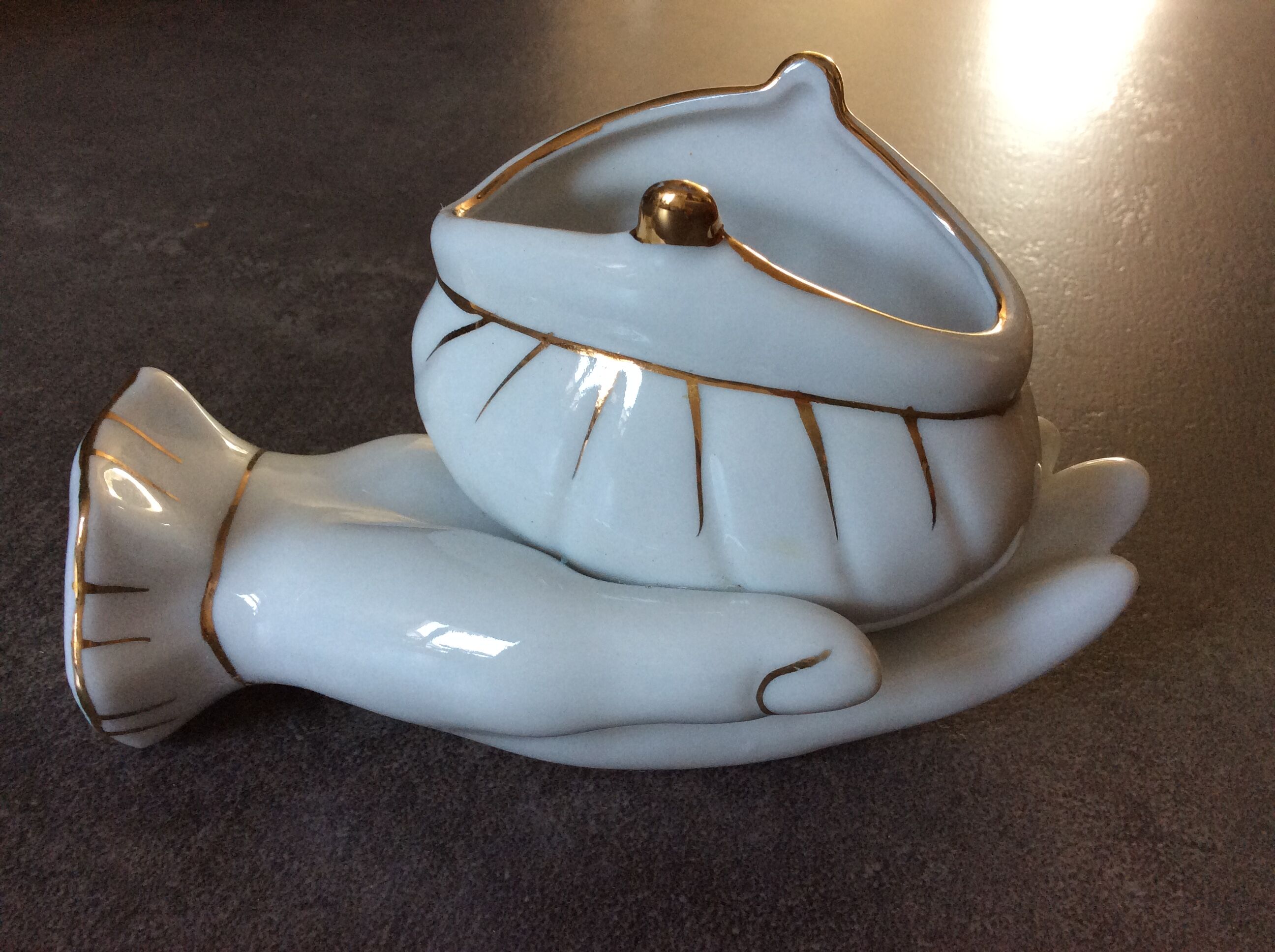 Empty vintage pocket porcelain hand