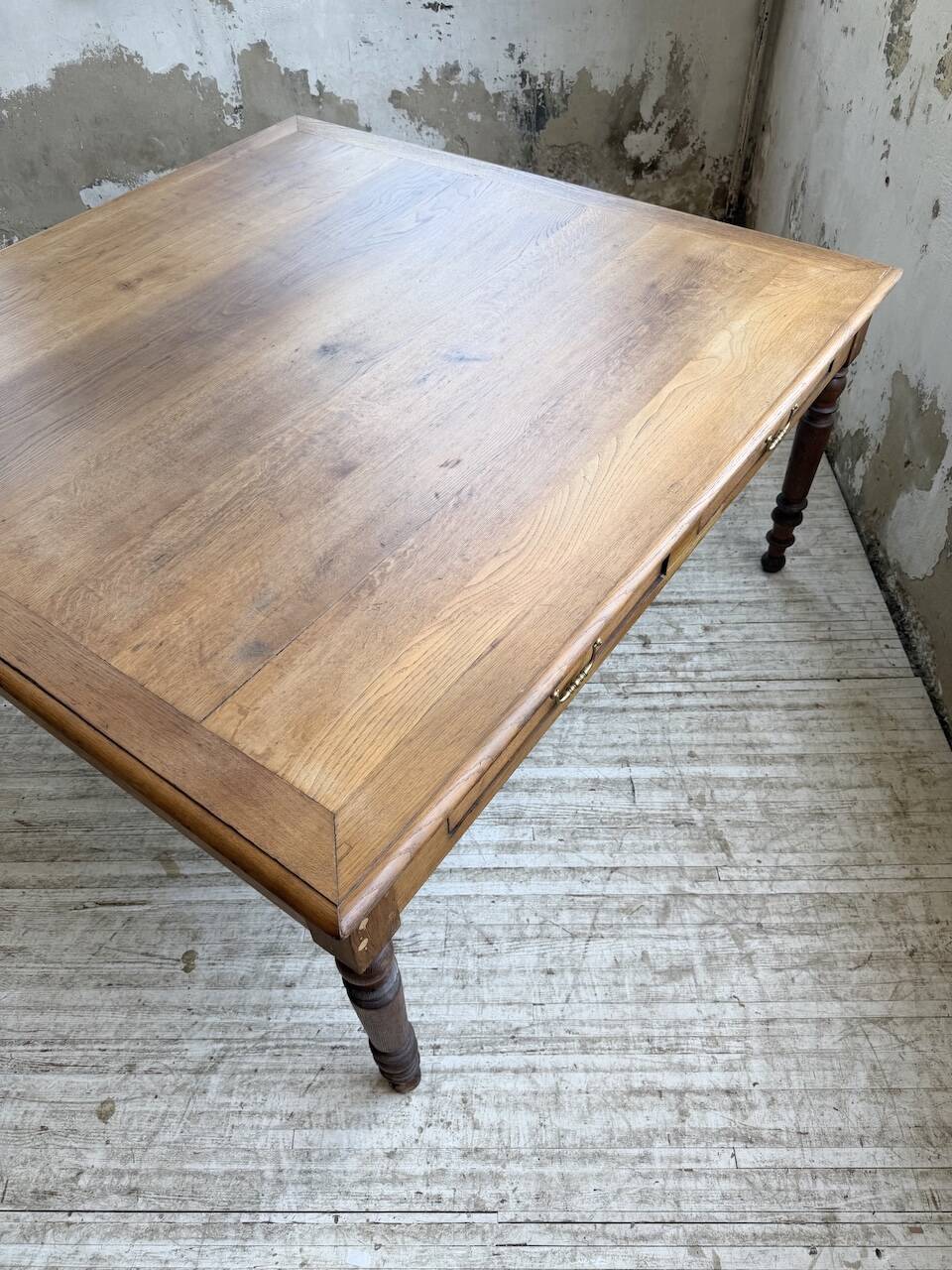Grande table de ferme XL chêne « carrée » conférence 1950
