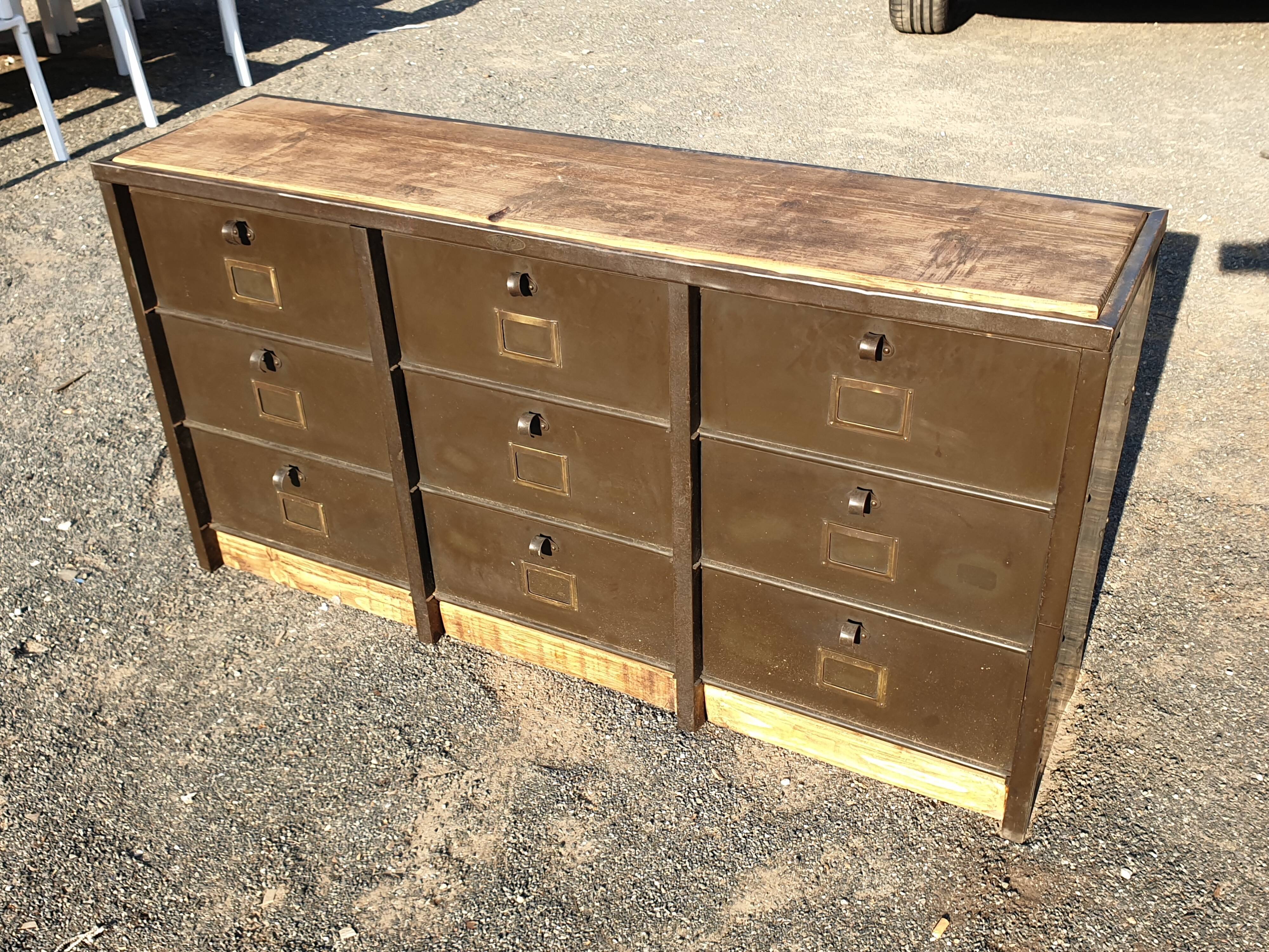 Industrial valve sideboard
