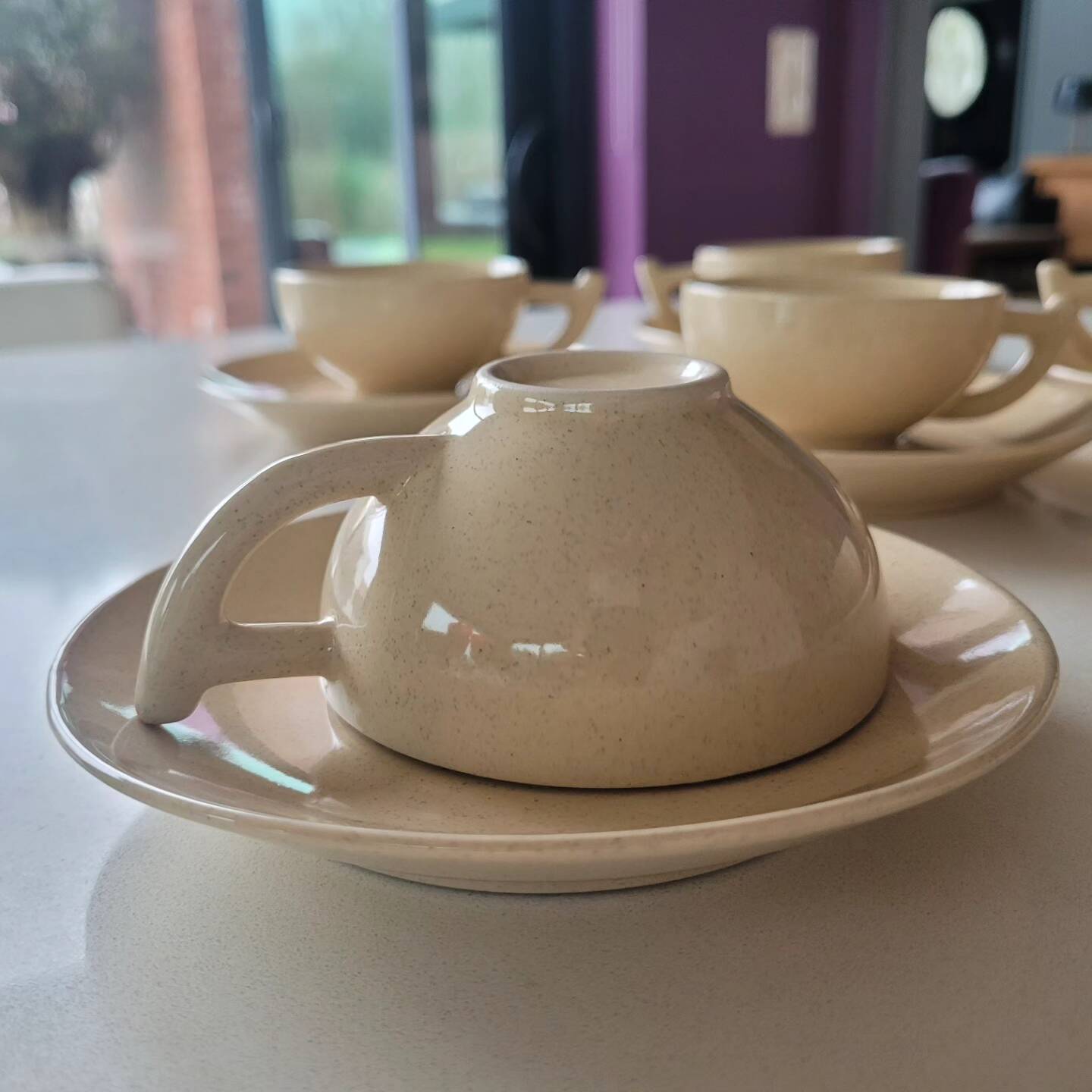 6 art deco style cups and saucers
