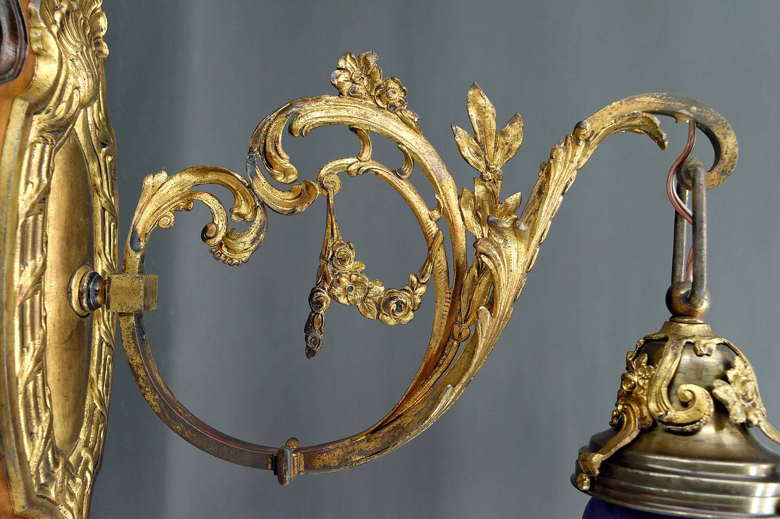 Pair of Rococo / Louis XV wall lights in gilded bronze, walnut bases and glass tulips, France, Circ
